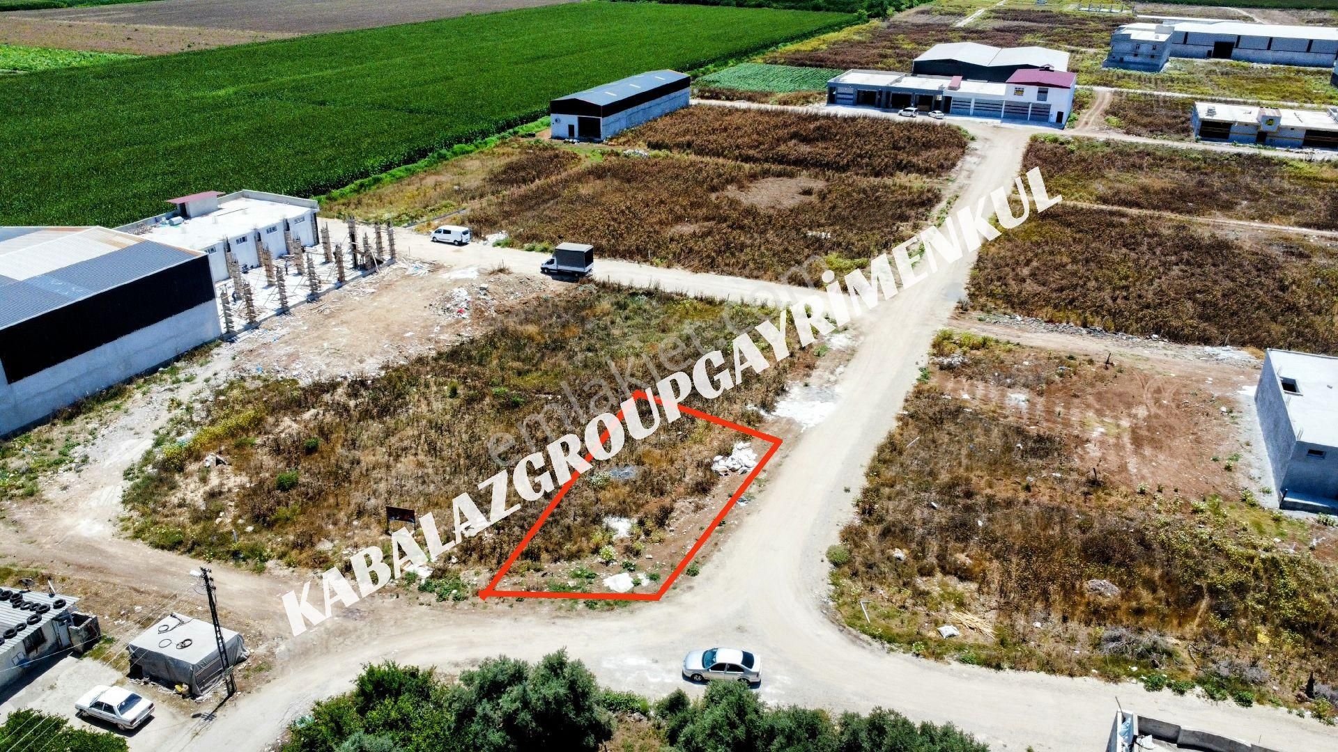 Adana Yüreğir Güzel Evler'de 350m² Köşe Başı Fırsat Arsa