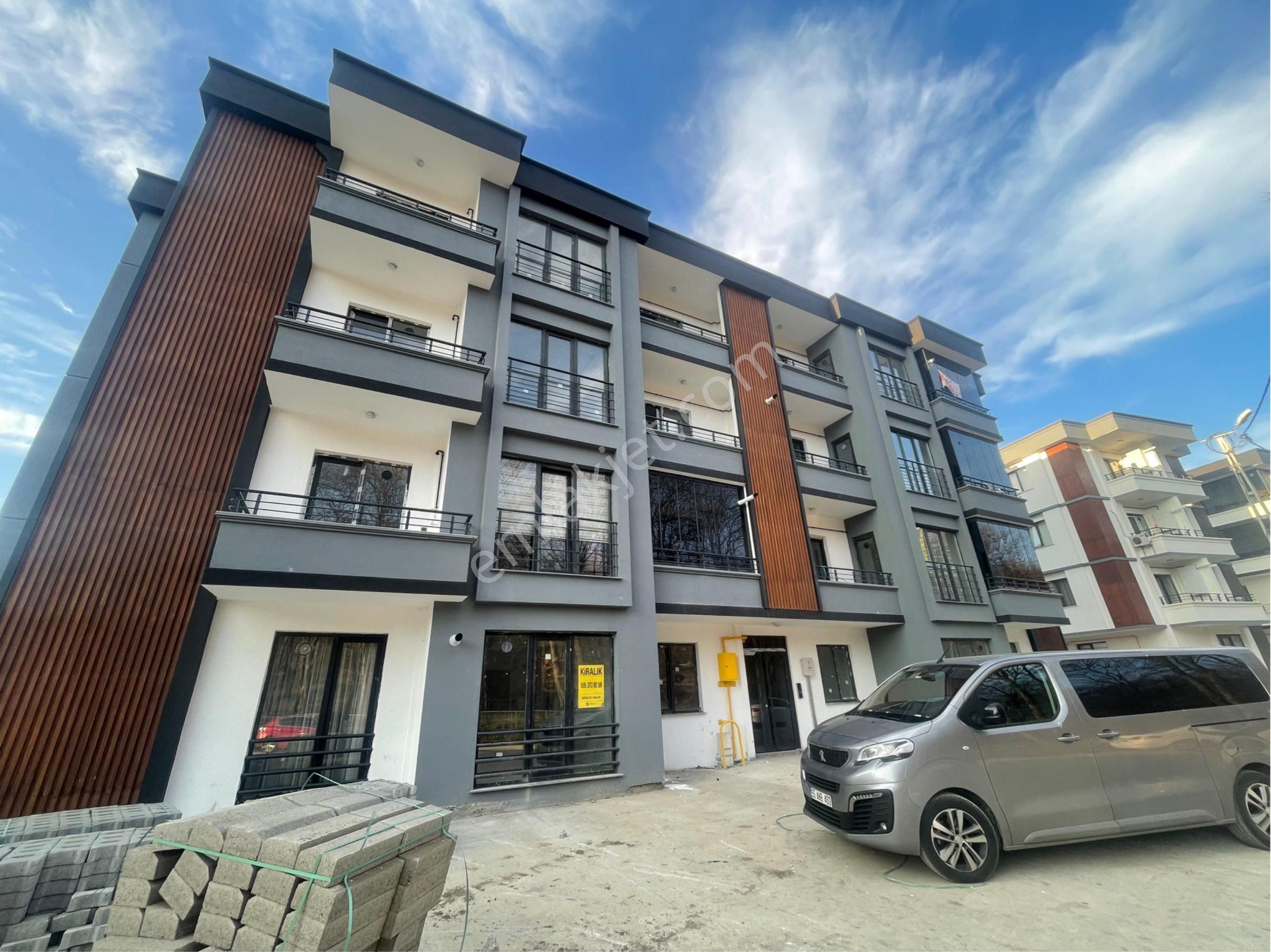 Ömür Evleri Tranvay Durağına Yakın Kiralık 1+1 Daire