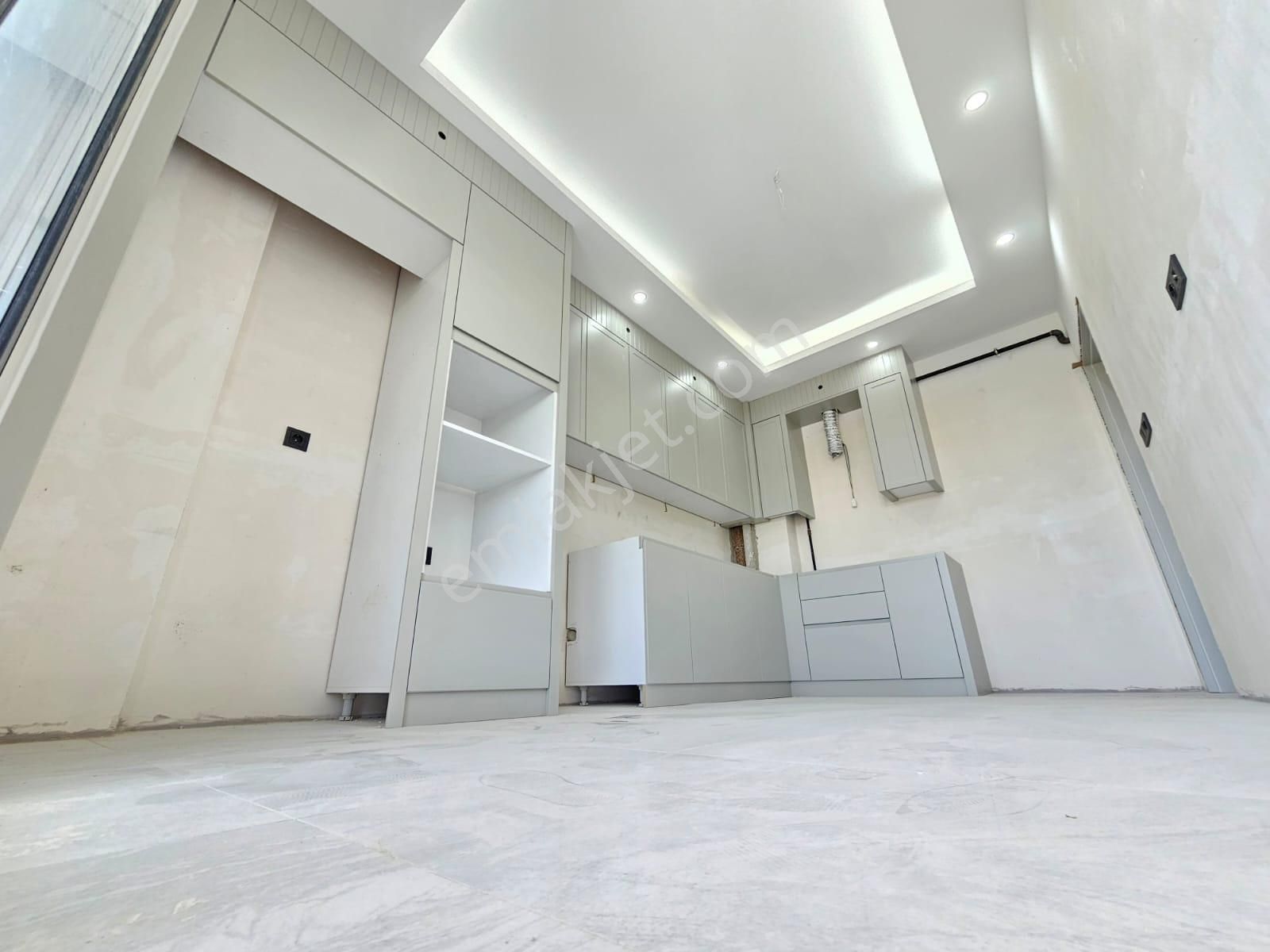 Denizli Şemikler'de 2+1 120 M2 Albayrak Meydanına Yakın Satılık Lüks Daireler