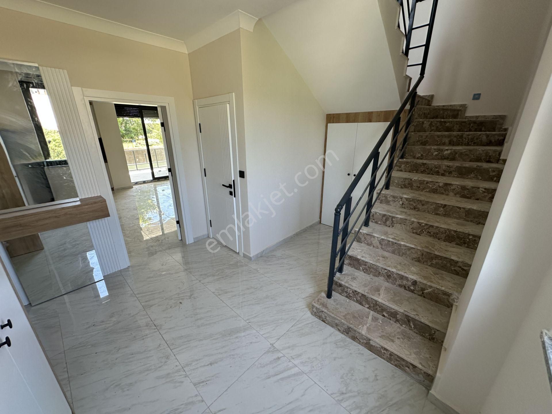 🔴 Ayanoğlundan Huzurun Adresi Gürede Modern Tasarımlı 3+1 Villa - Görsel 7
