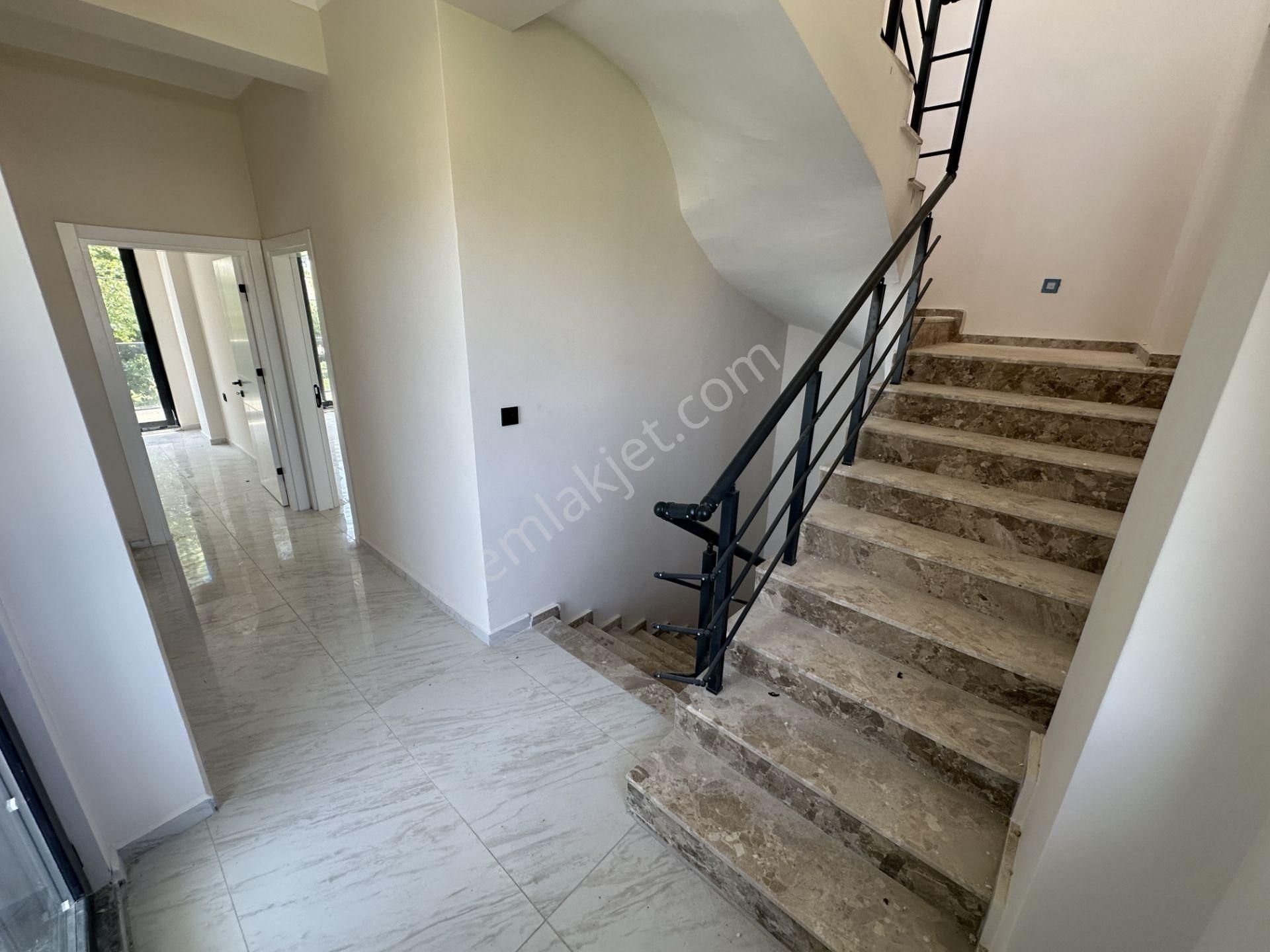 🔴 Ayanoğlundan Huzurun Adresi Gürede Modern Tasarımlı 3+1 Villa - Görsel 15