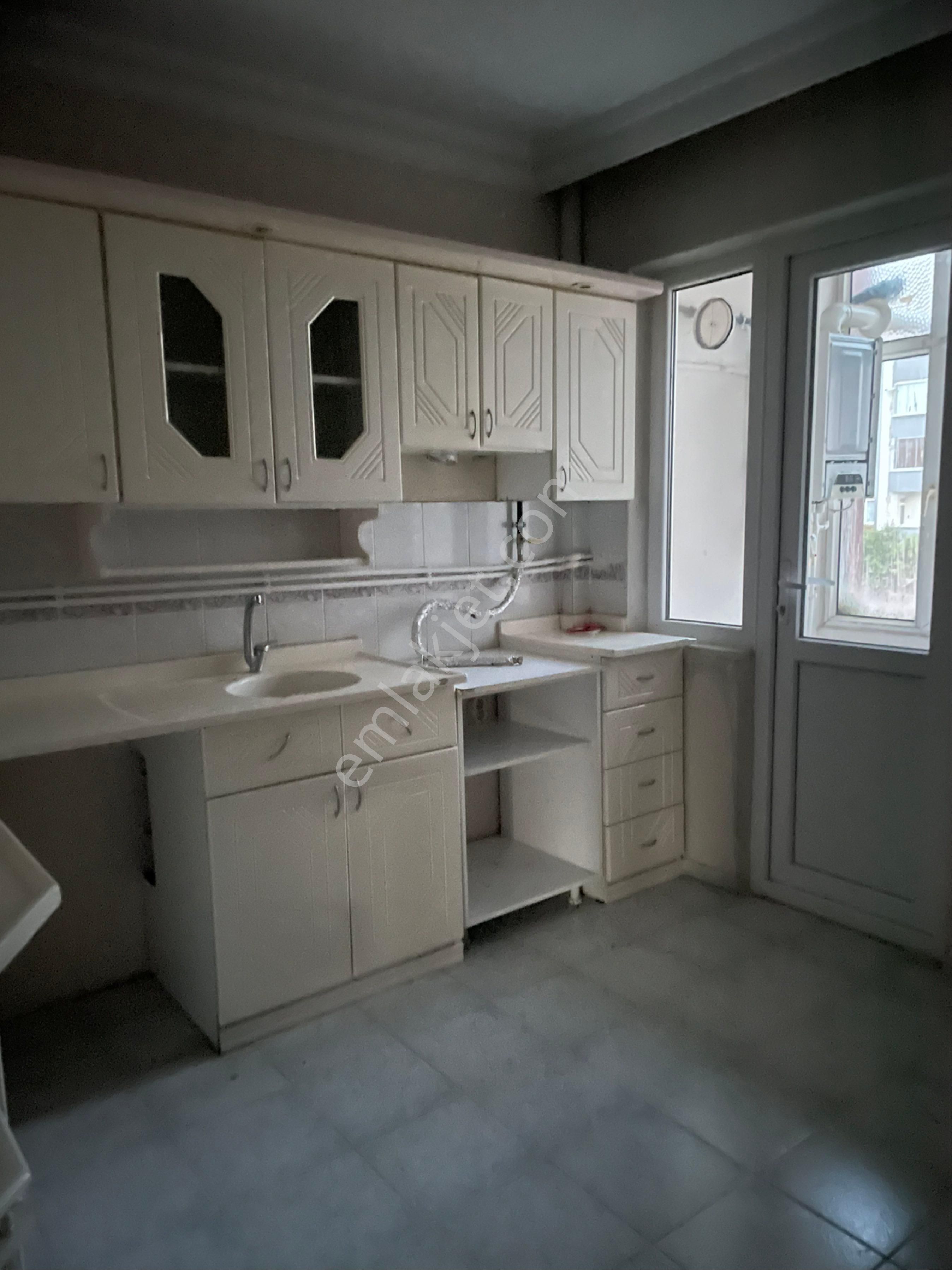 Karesi / A.menderes ‘de Kiralık Daire