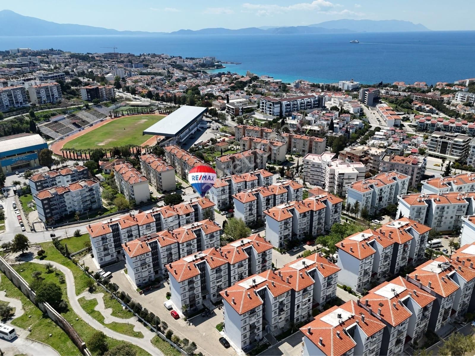 Nezih Sitede Çift Cephe,doğalgazlı,2+1 Daire