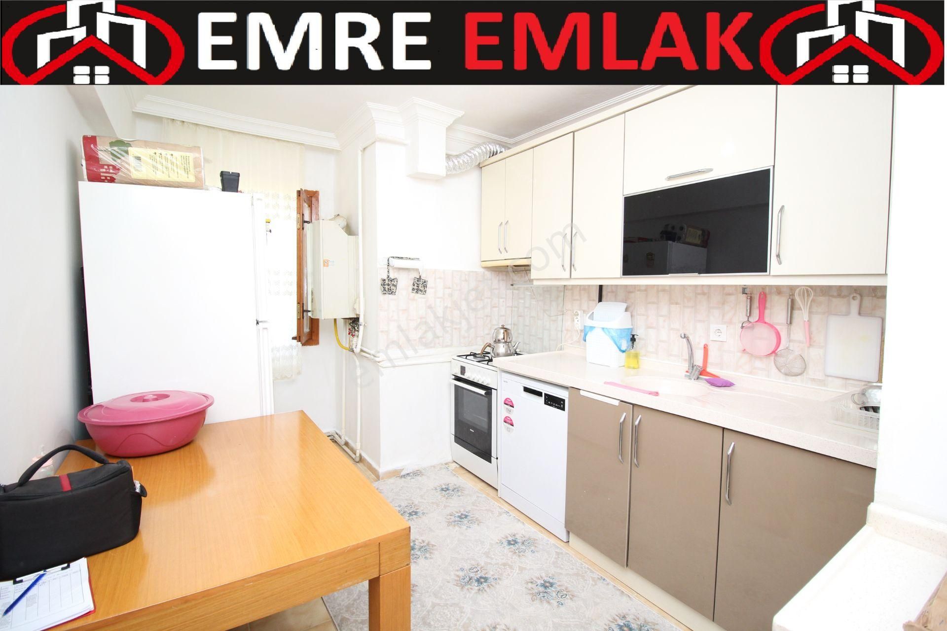 Emre Emlak'tan Ertuğrul Gazi'de Site İçi 3+1 Satılık Daire