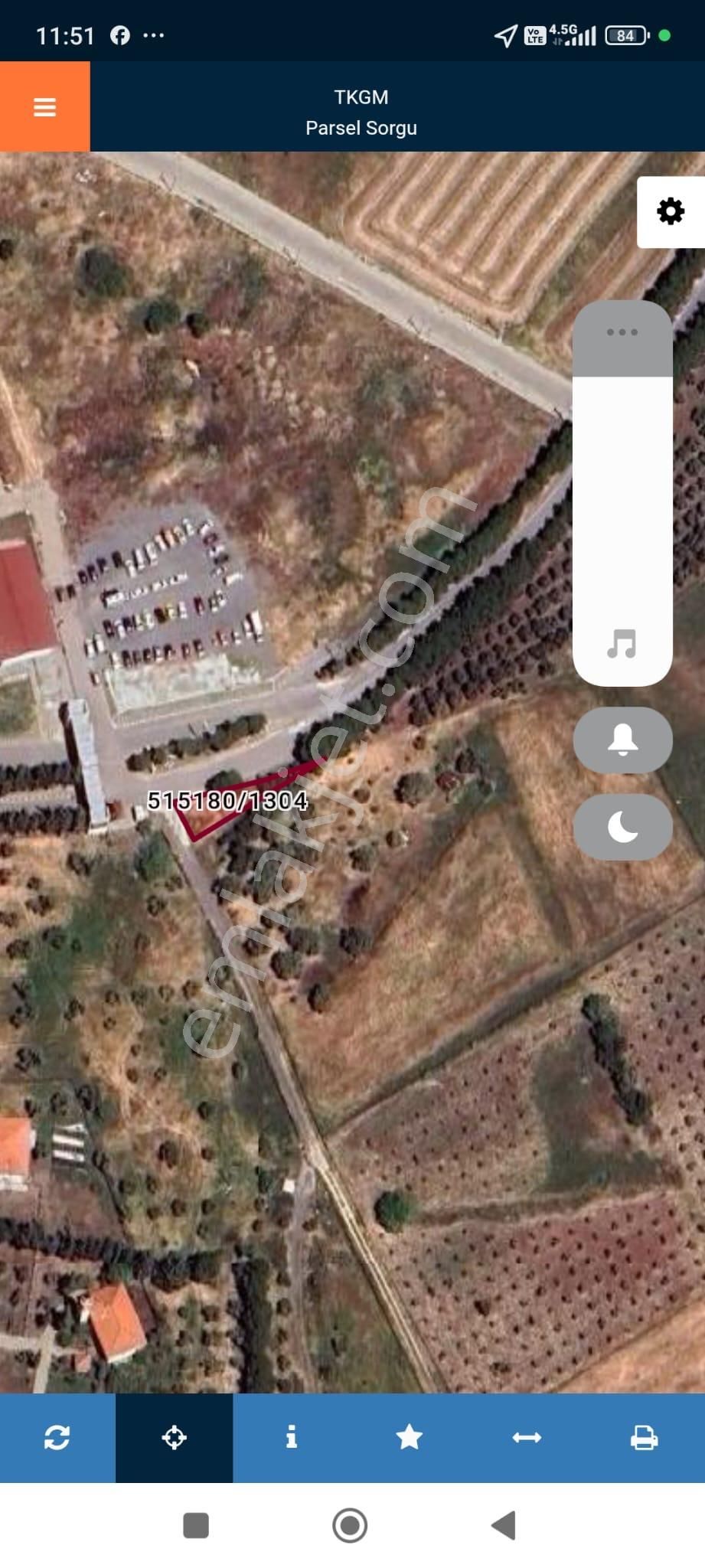 Foça Söğütçük Mevkiinde Satılık Müstakil Tapulu Arsa