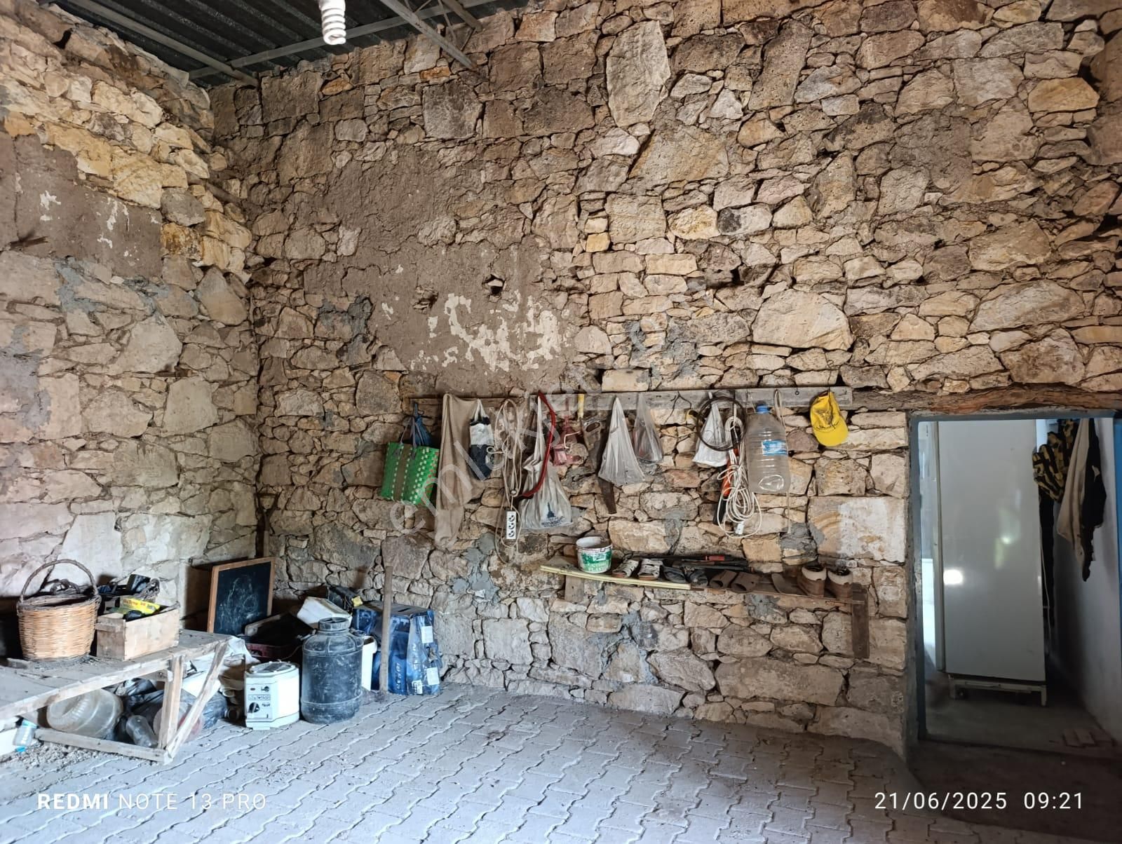 Foça Kocamehmetler Köyünde Satılık Eski Rum Taş Ev - Görsel 8