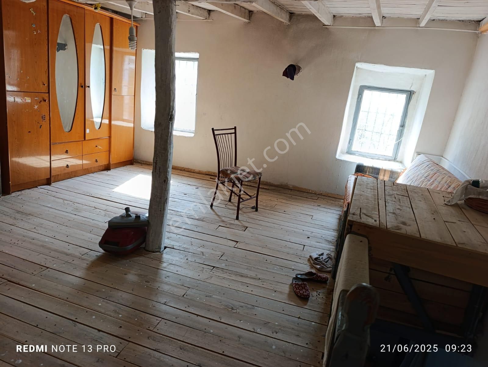 Foça Kocamehmetler Köyünde Satılık Eski Rum Taş Ev - Görsel 10