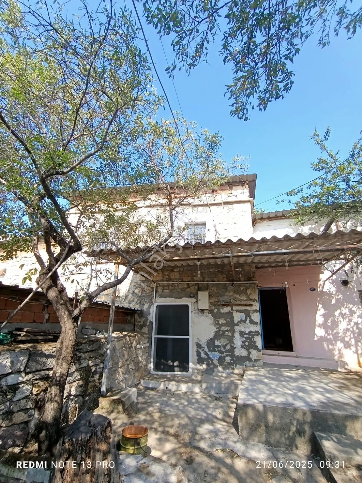 Foça Kocamehmetler Köyünde Satılık Eski Rum Taş Ev - Görsel 3