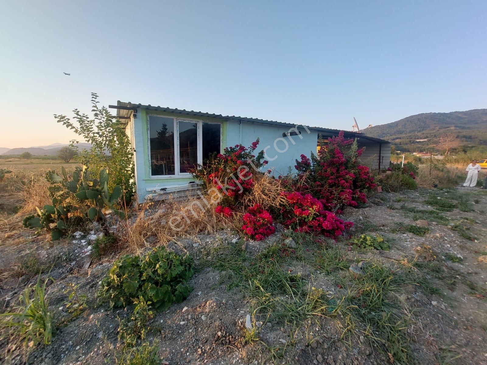 Dalaman Kargınkürü Mah. 2+1 8-10 Dönüm Tarla İçinde Kiralık Bağ Evi