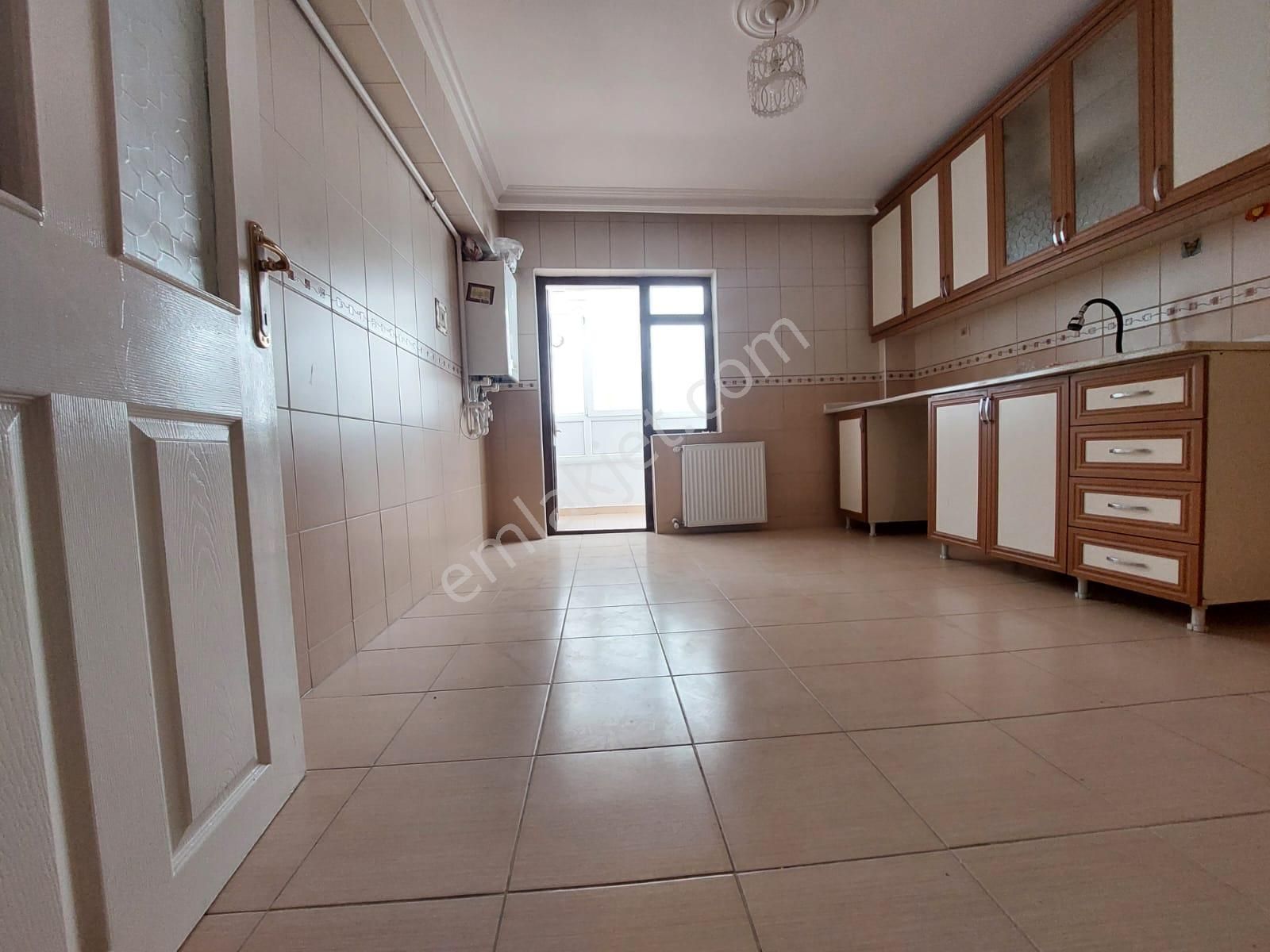 Süvari Mah Satılık 3+1 Arakat Ön Cephe Geniş Daire
