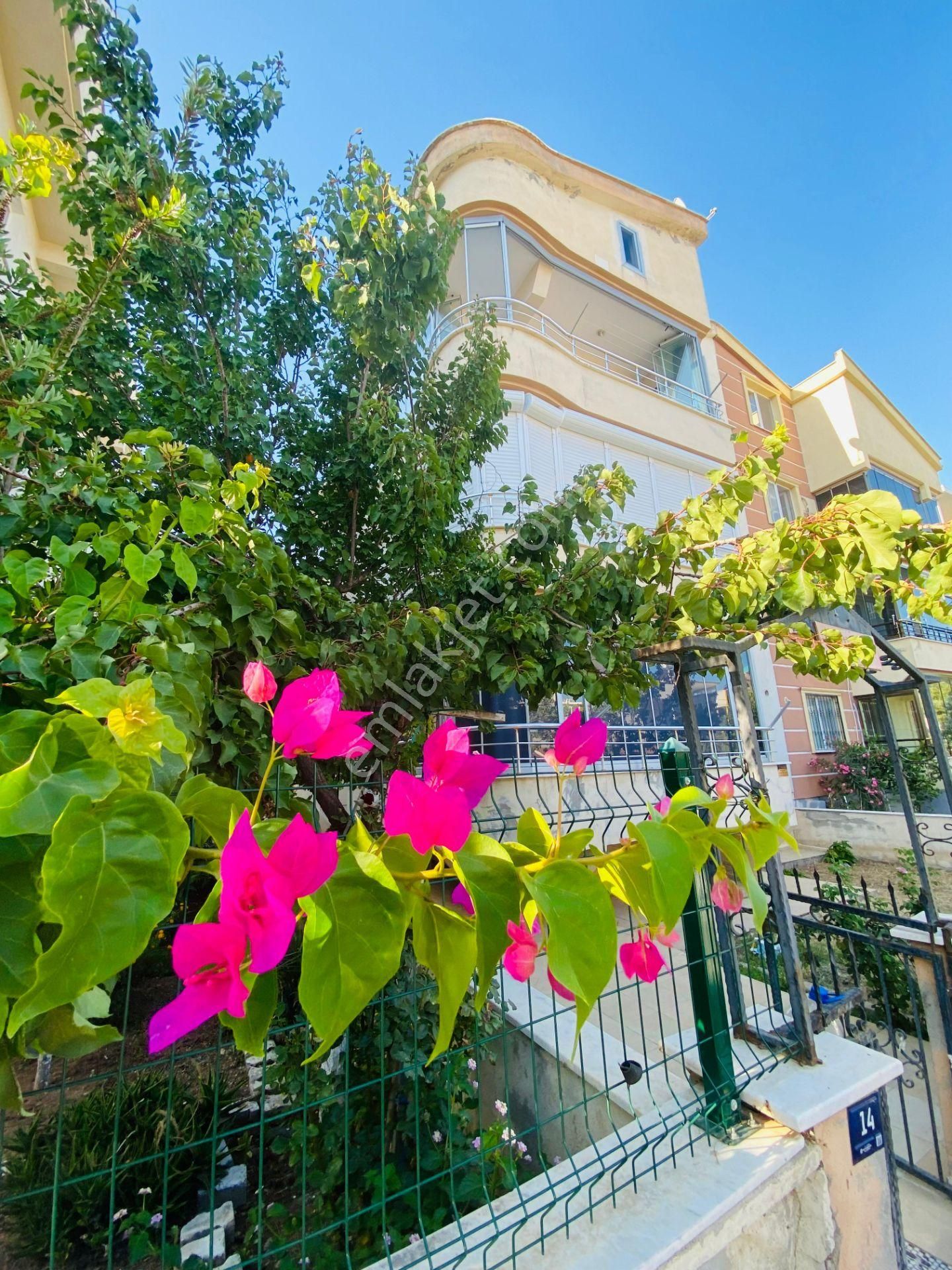 Didimde Satılık Altınkum Plaja 5 Dk Yürüme Mesafesinde Eşyalı 1+1 Daire
