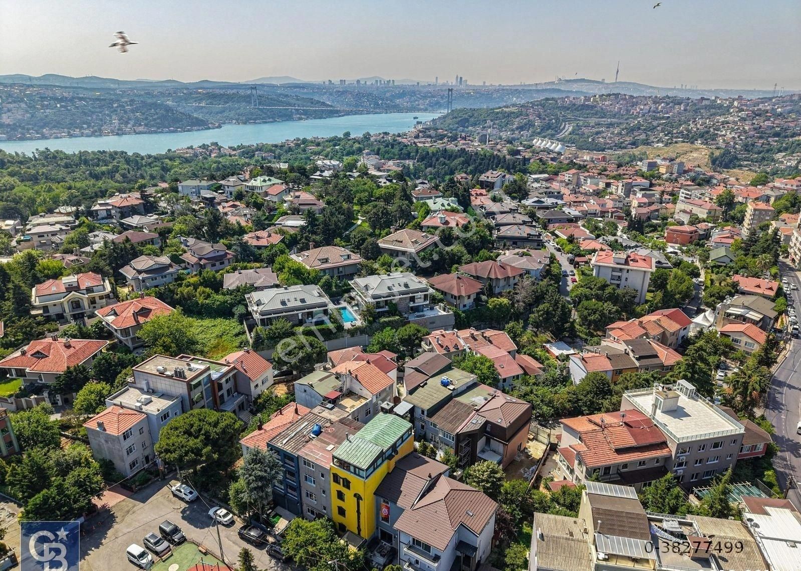 Satılık Emirgan Koruya Yakın Müstakil 4 Katlı Site İçerisinde