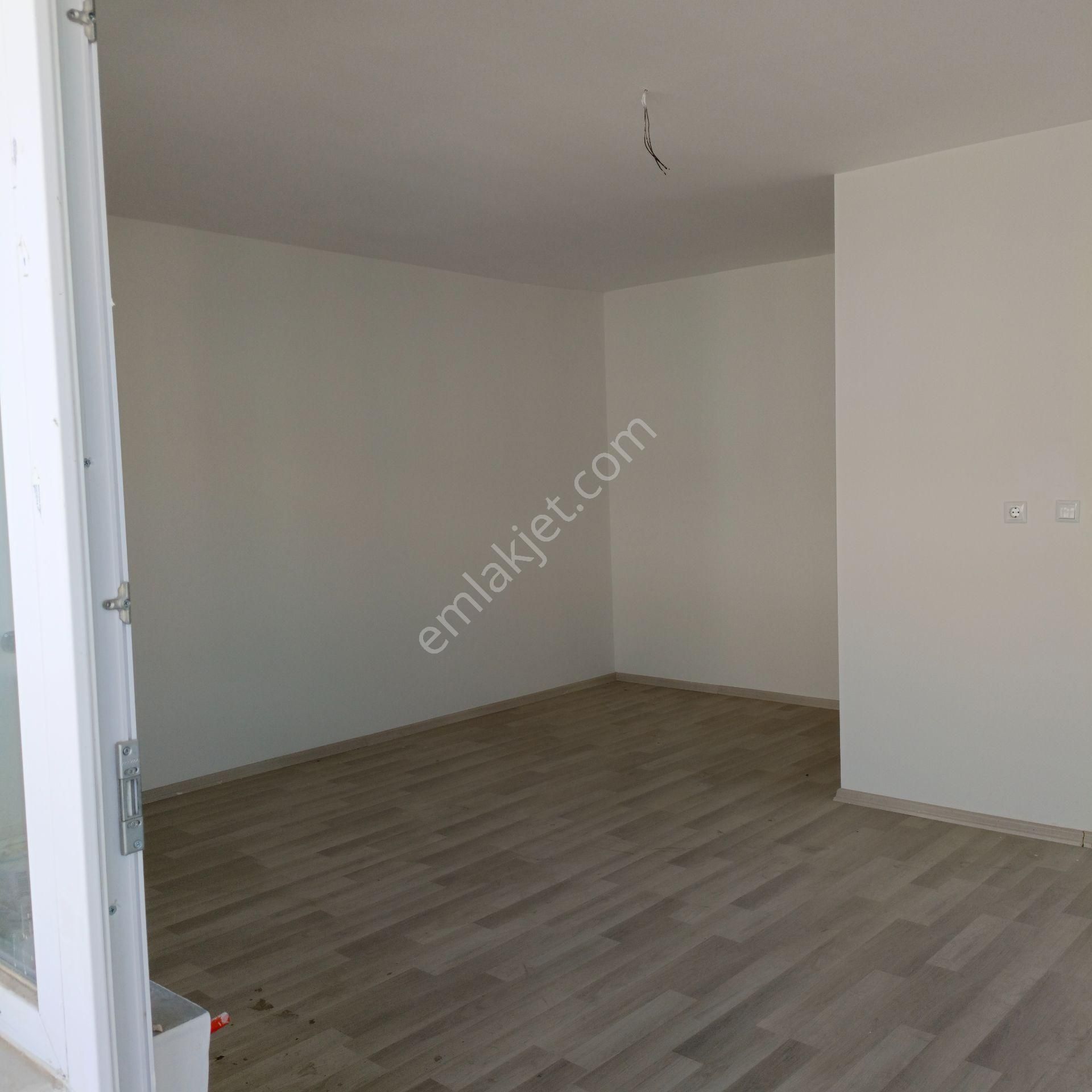 Monte Den Halk Caddesi N De Geniş 2+1 Satılık Daire