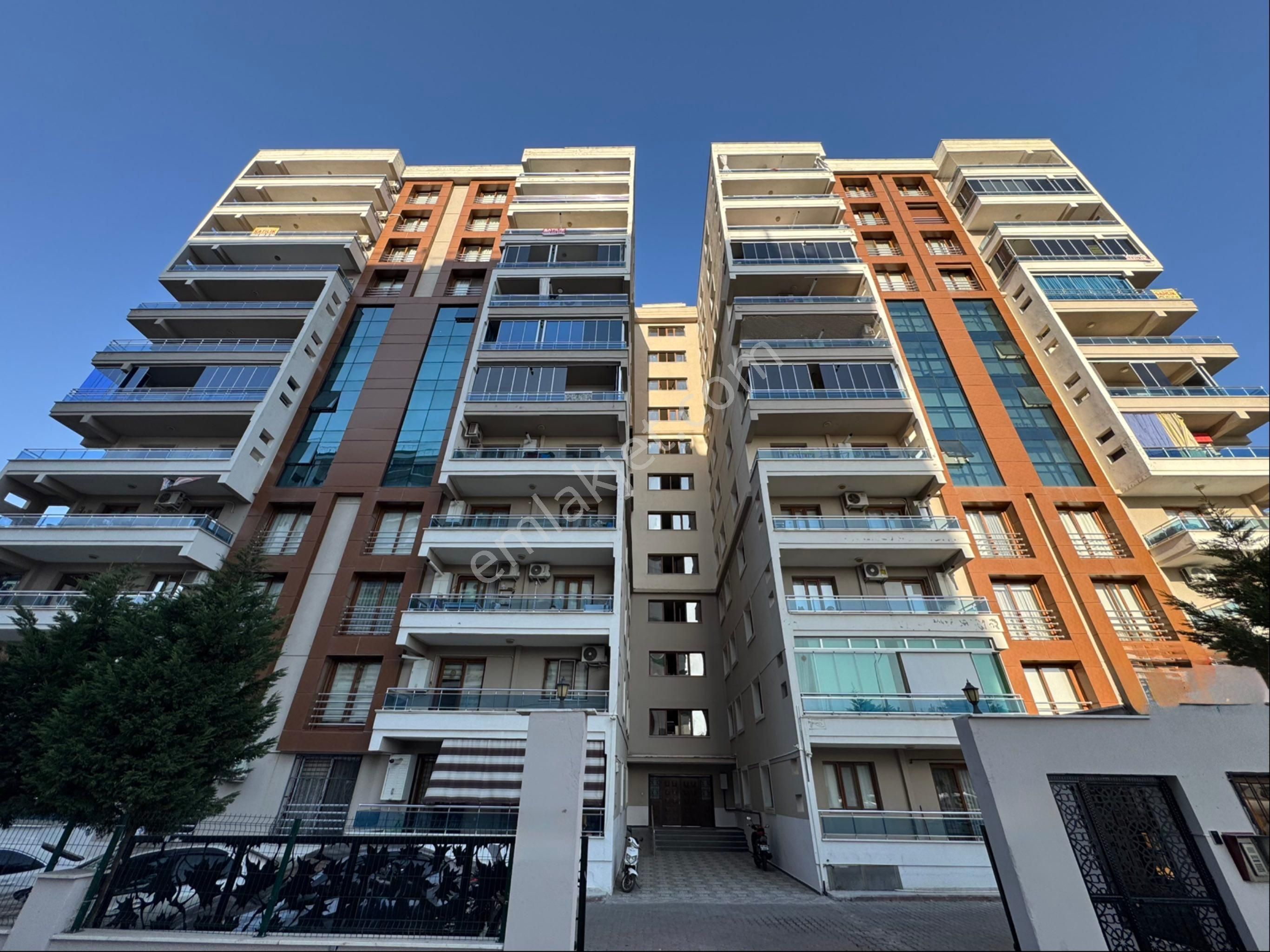 Kw'den Önü Açık,manzaralı,geniş Kullanım ,satılık 3+1 Daire