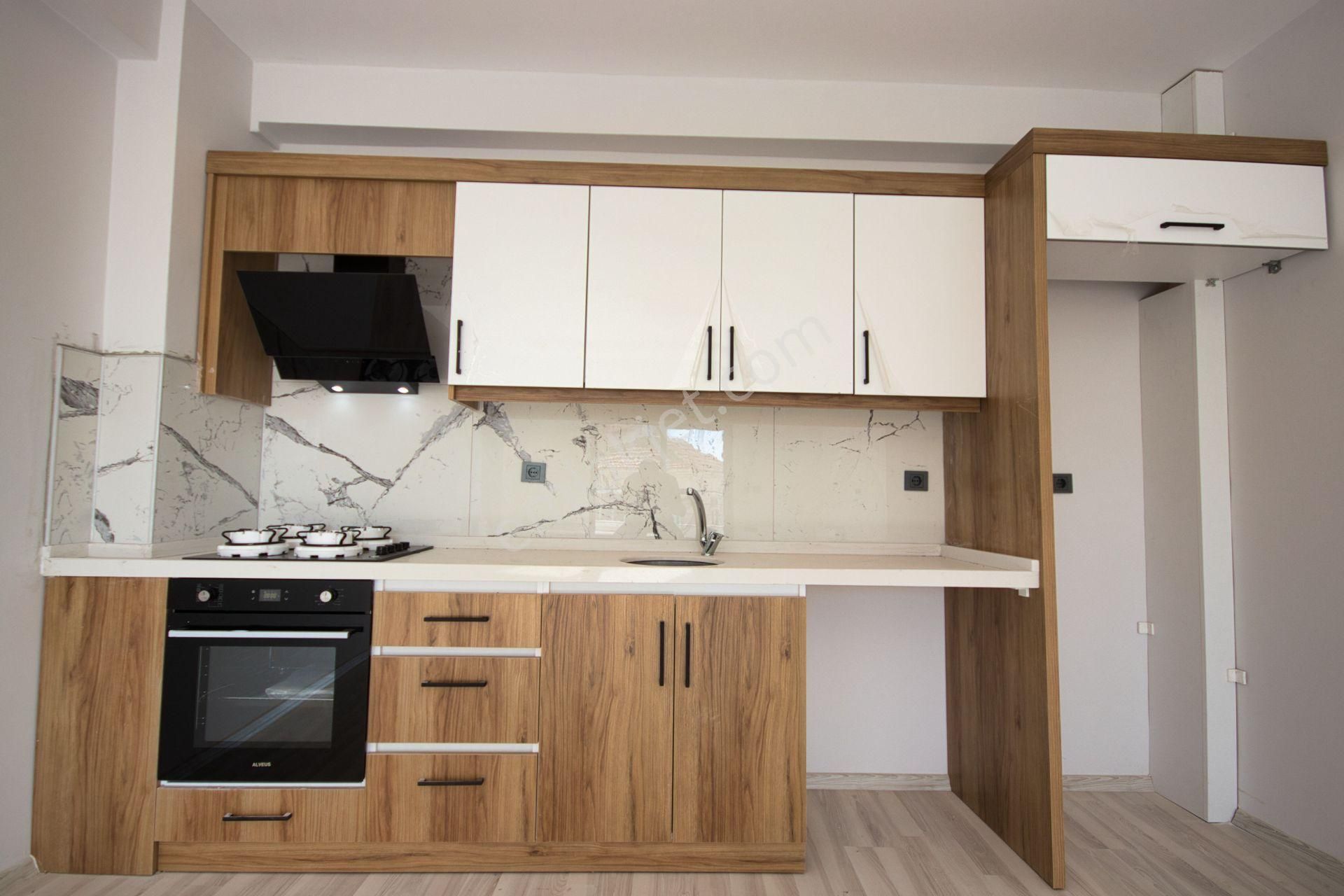 🏡aktif'ten Akçay'da Satılık Dağ Manzaralı Otoparklı Arakat 2+1 Daire