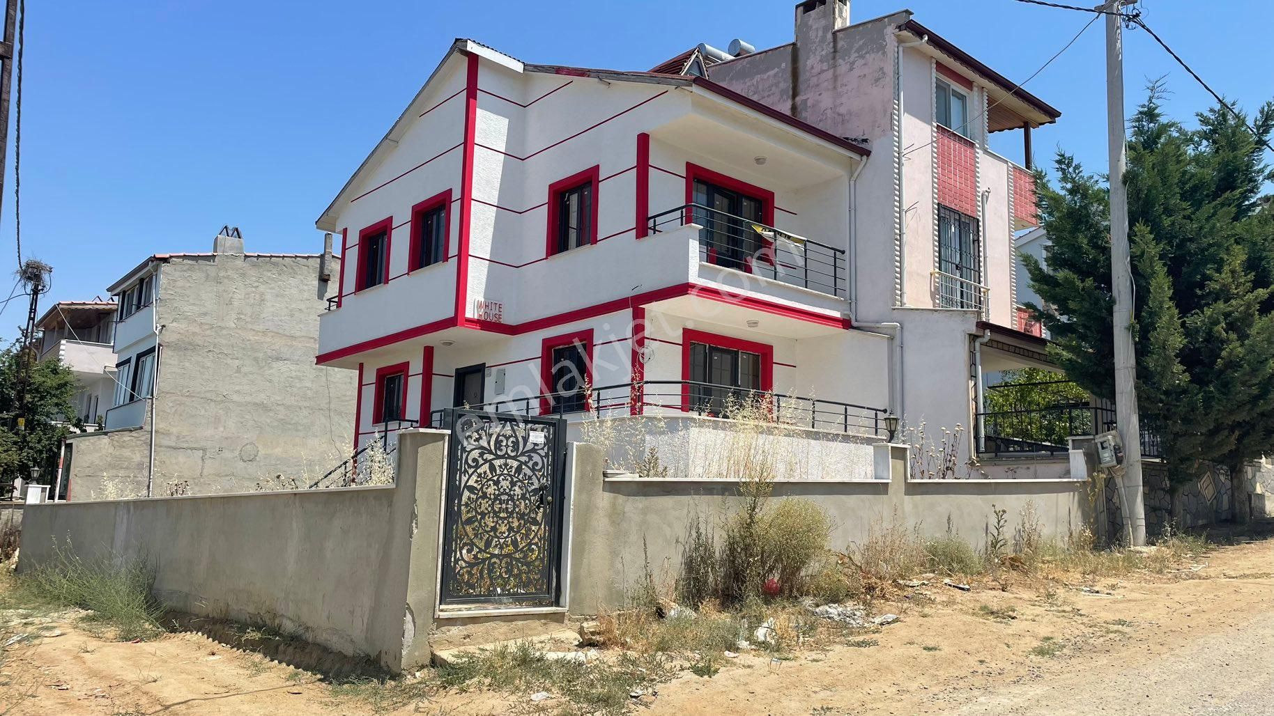 Tekirdağ Yeniçiftlik Merkezde Deniz Manzaralı 3+1 Yazlık Villa