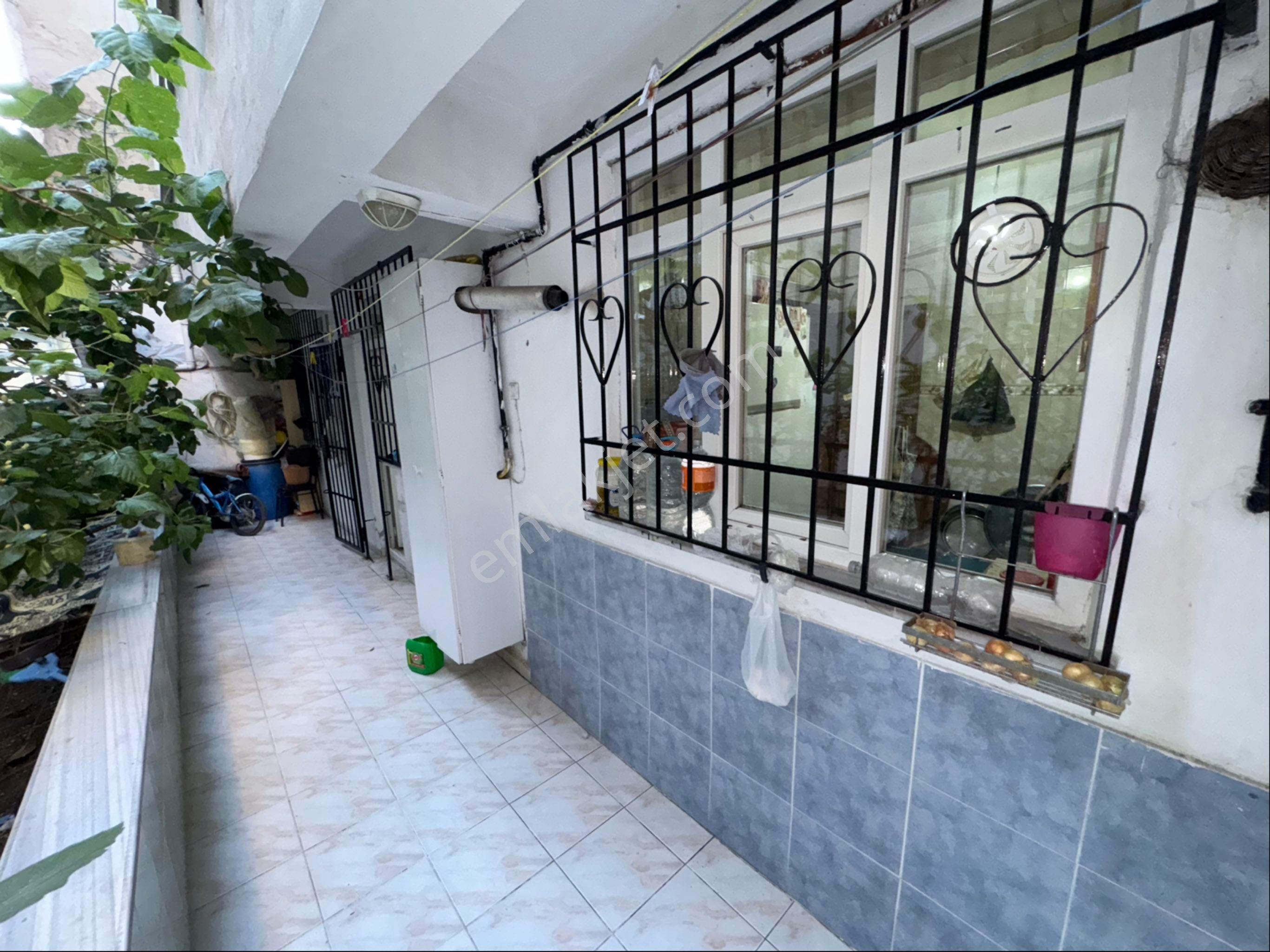 Zafer Yapıdan Satılık Düzgiriş Gibi Bahçekatı 2+1 90m2 15yıllık İstanbul Sultangazi Esentepe Mahde - Görsel 24