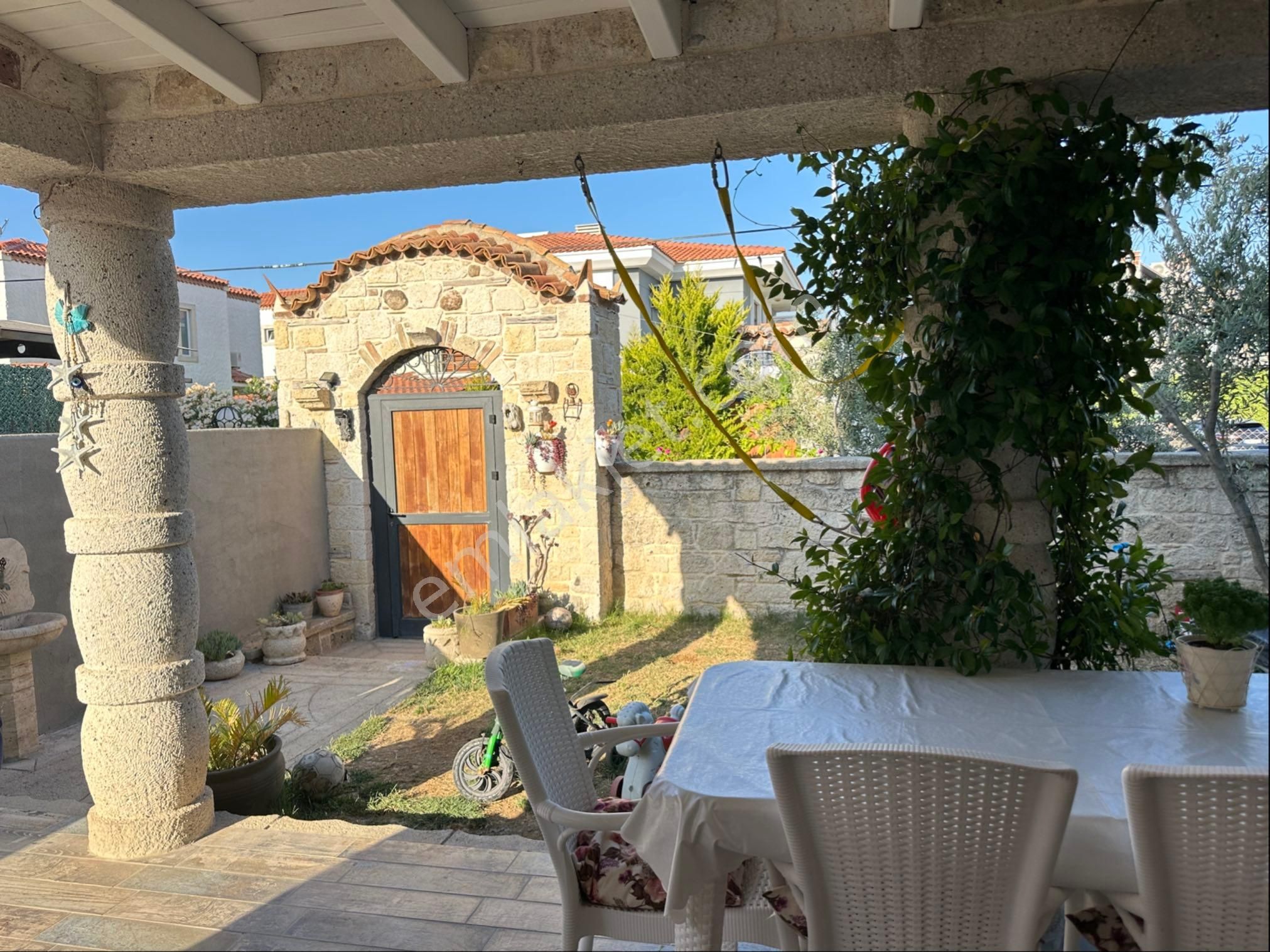 Alaçatıda Yaz Sezonu Kiralık Villa