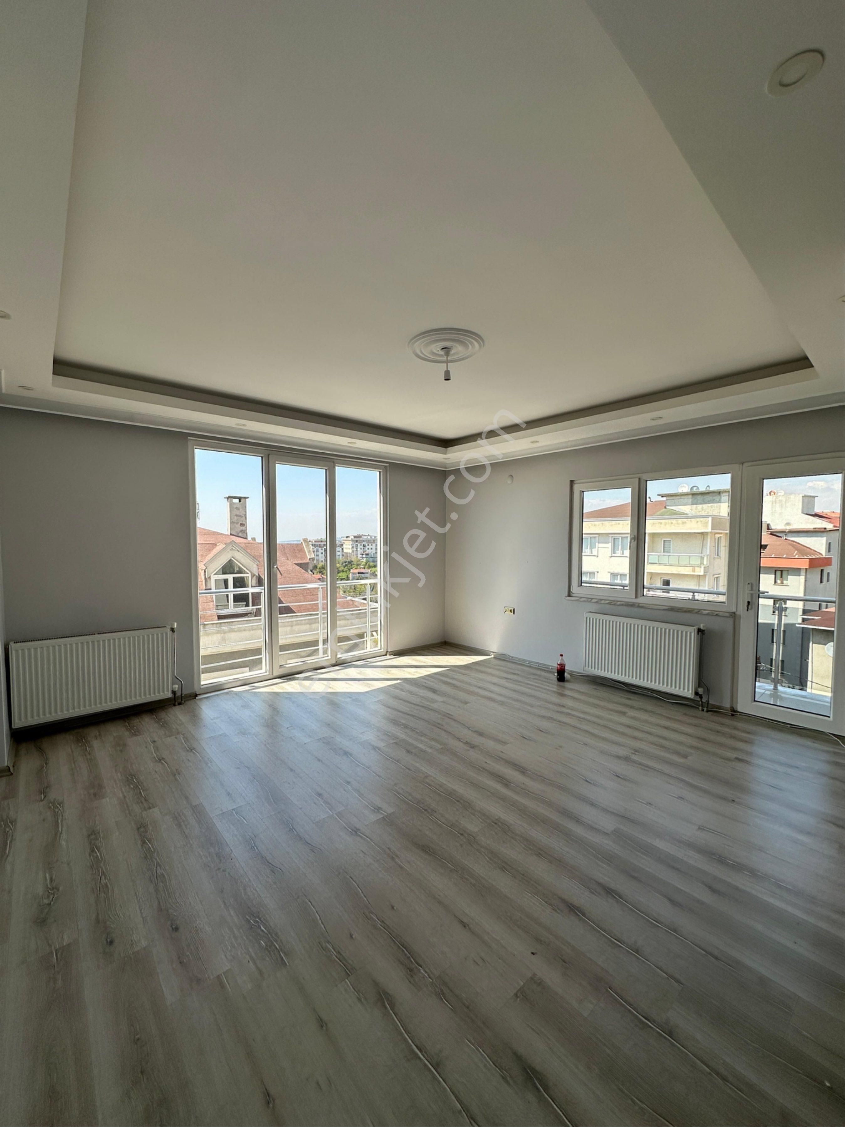 Beylikdüzü Adnan Kahvecide Butik Sitede Kiralık 2+1