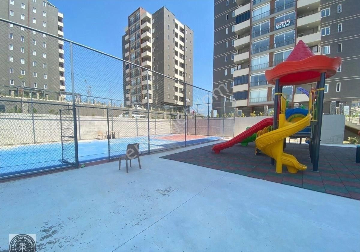 Çukurova Hasarsız Sıfır 3+1+g Odalı K.mutfak Kabasakal Sosyal Donatılı Satılık Daire