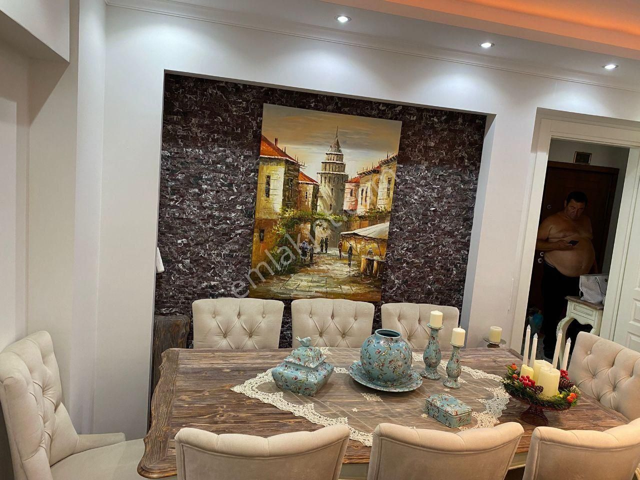 Bornova'da Makukl Acil Satılık 3+1