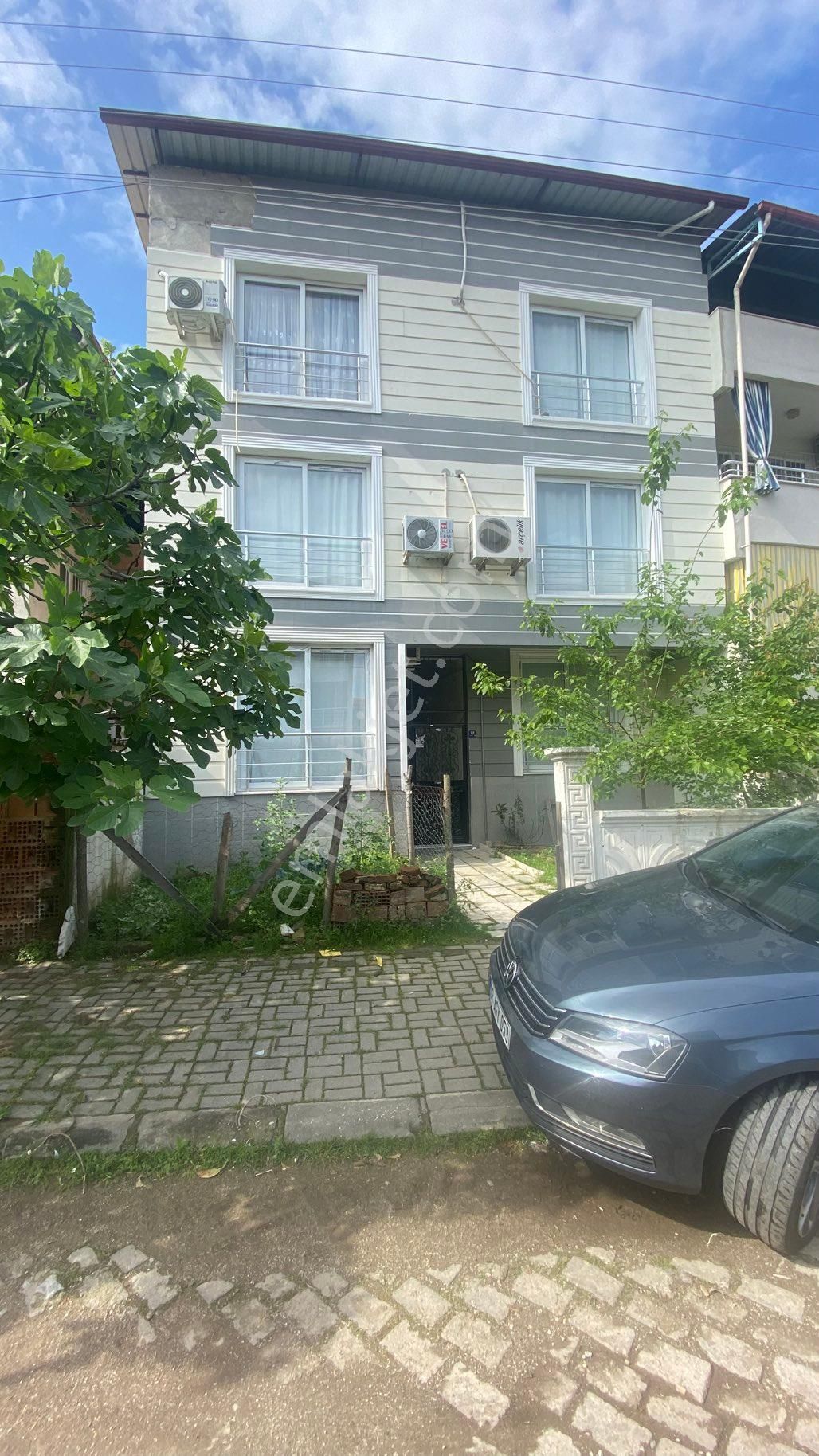 Karaçay Mahallesi Sevgi Yolu Ara Sokağında Satılık 1+1