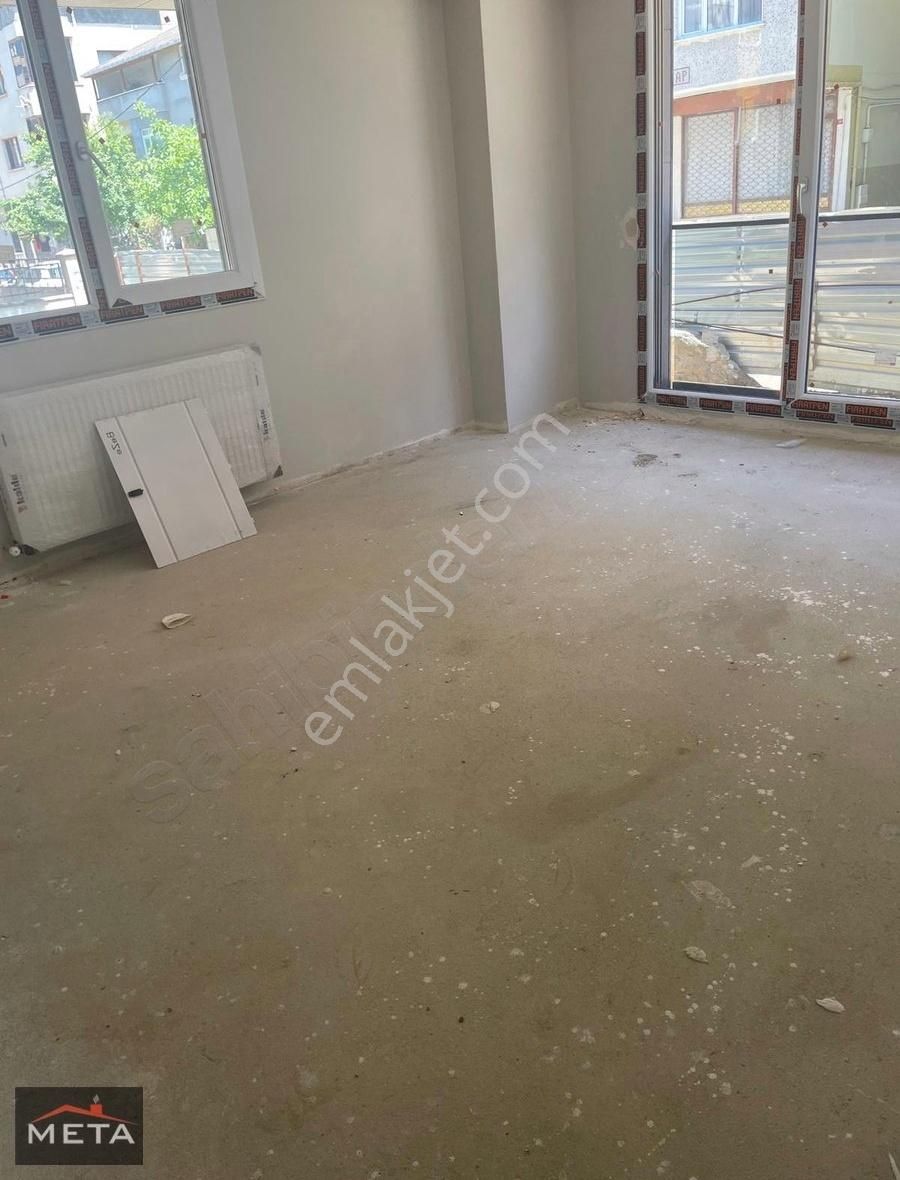 Kartal Hüriyet Mah 2+1 90m2 E5 Metroya Yürüme Mesafeli Daire