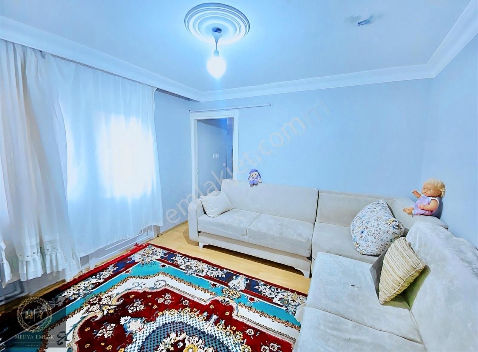 Medya Emlak'tan Bağcılar Kemalpaşa Mahallesi Satılık 2+1 Daire