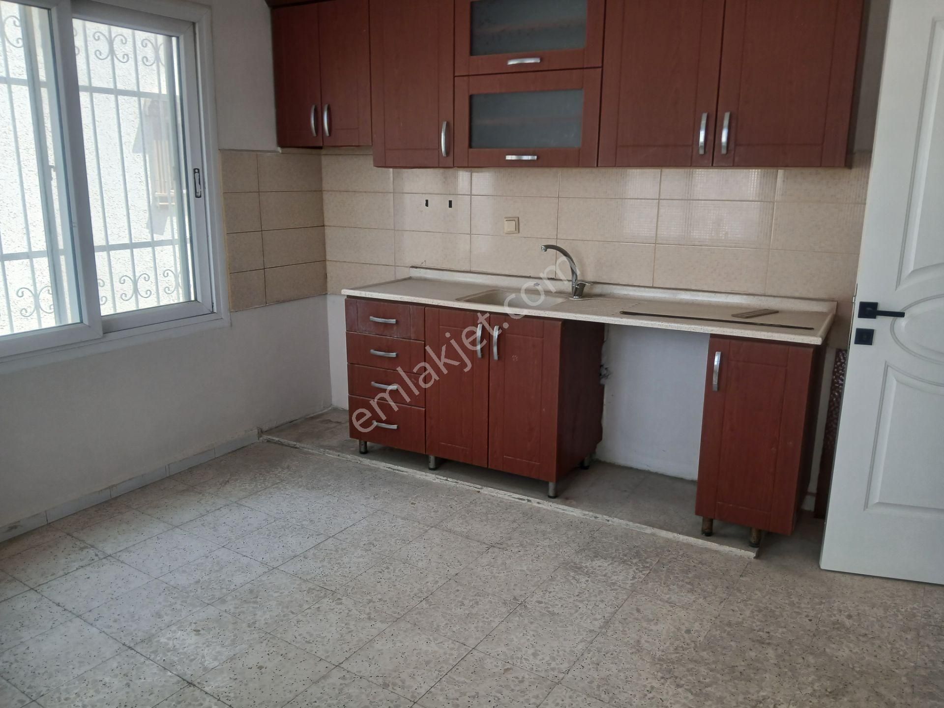 Arsuz Mıntıkası Uluçınar Mahallesinde Gözcüler Yolunda Ana Cadde Üzeri Komple Satılık Bina - Görsel 7