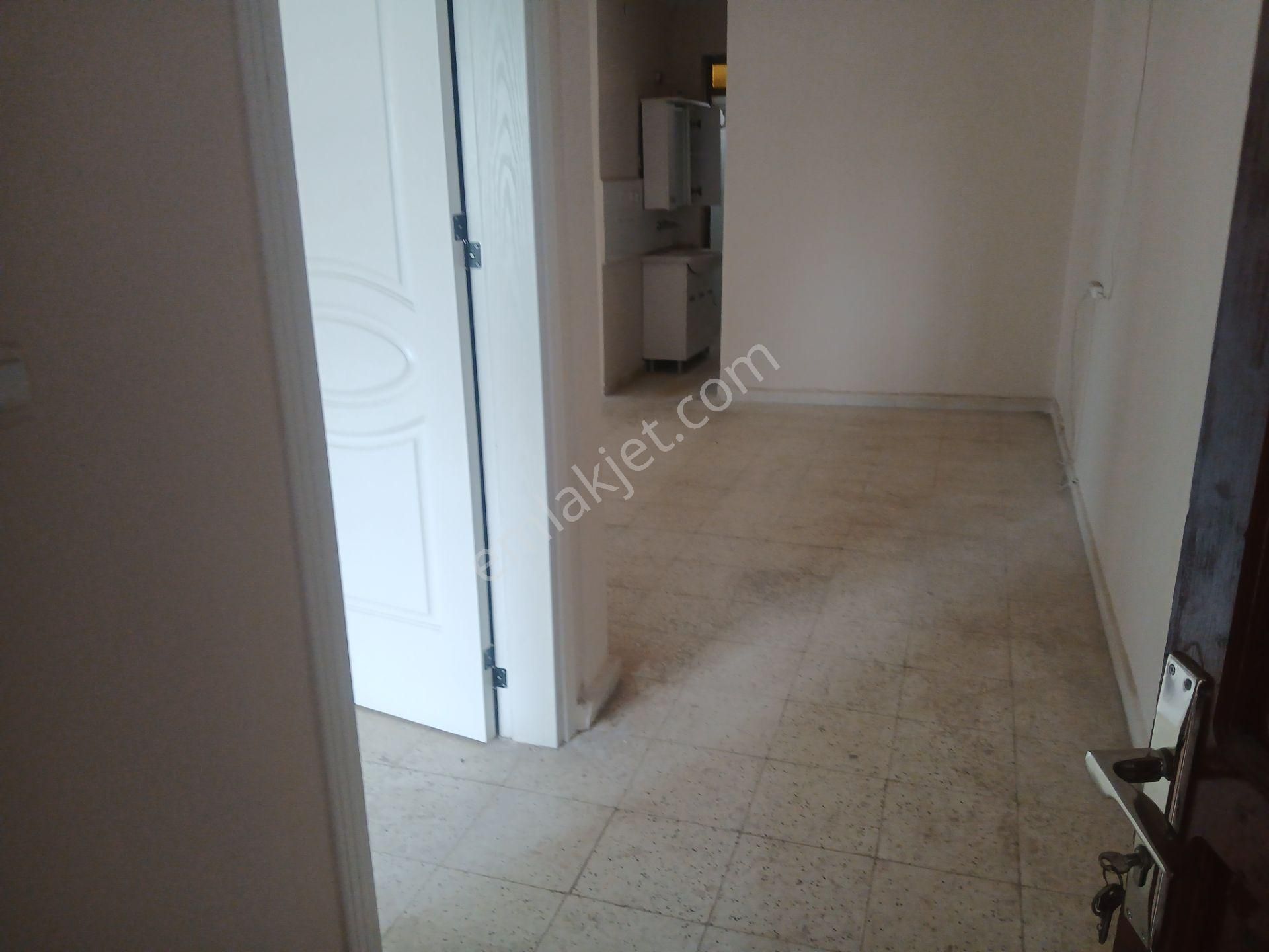 Arsuz Mıntıkası Uluçınar Mahallesinde Gözcüler Yolunda Ana Cadde Üzeri Komple Satılık Bina - Görsel 14