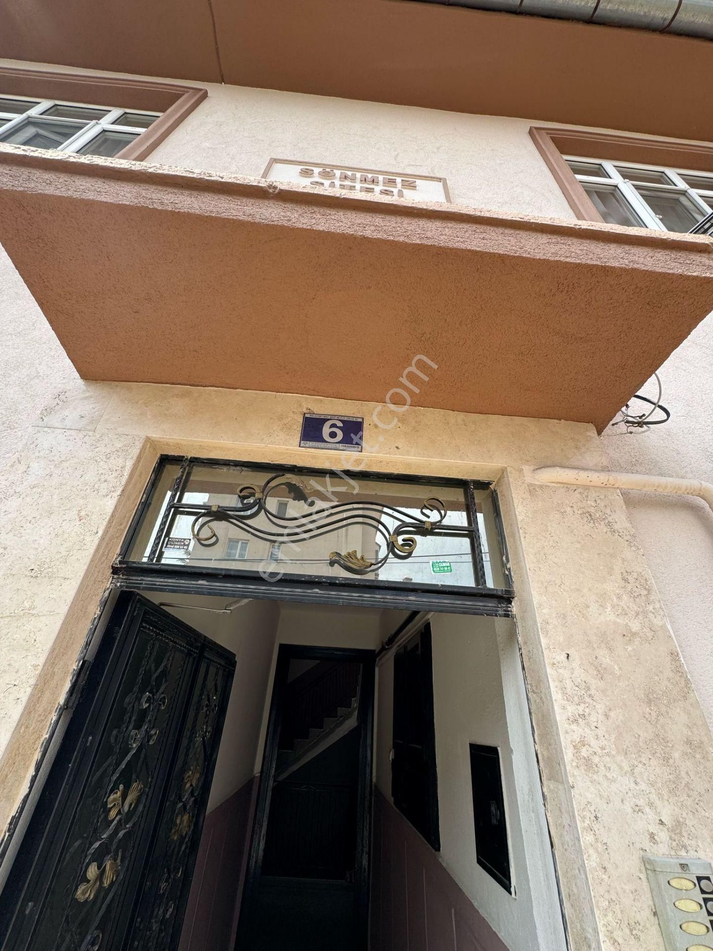 Konya/selçuklu/cumhuriyet Mahallesi 3+1 Satılık Daire