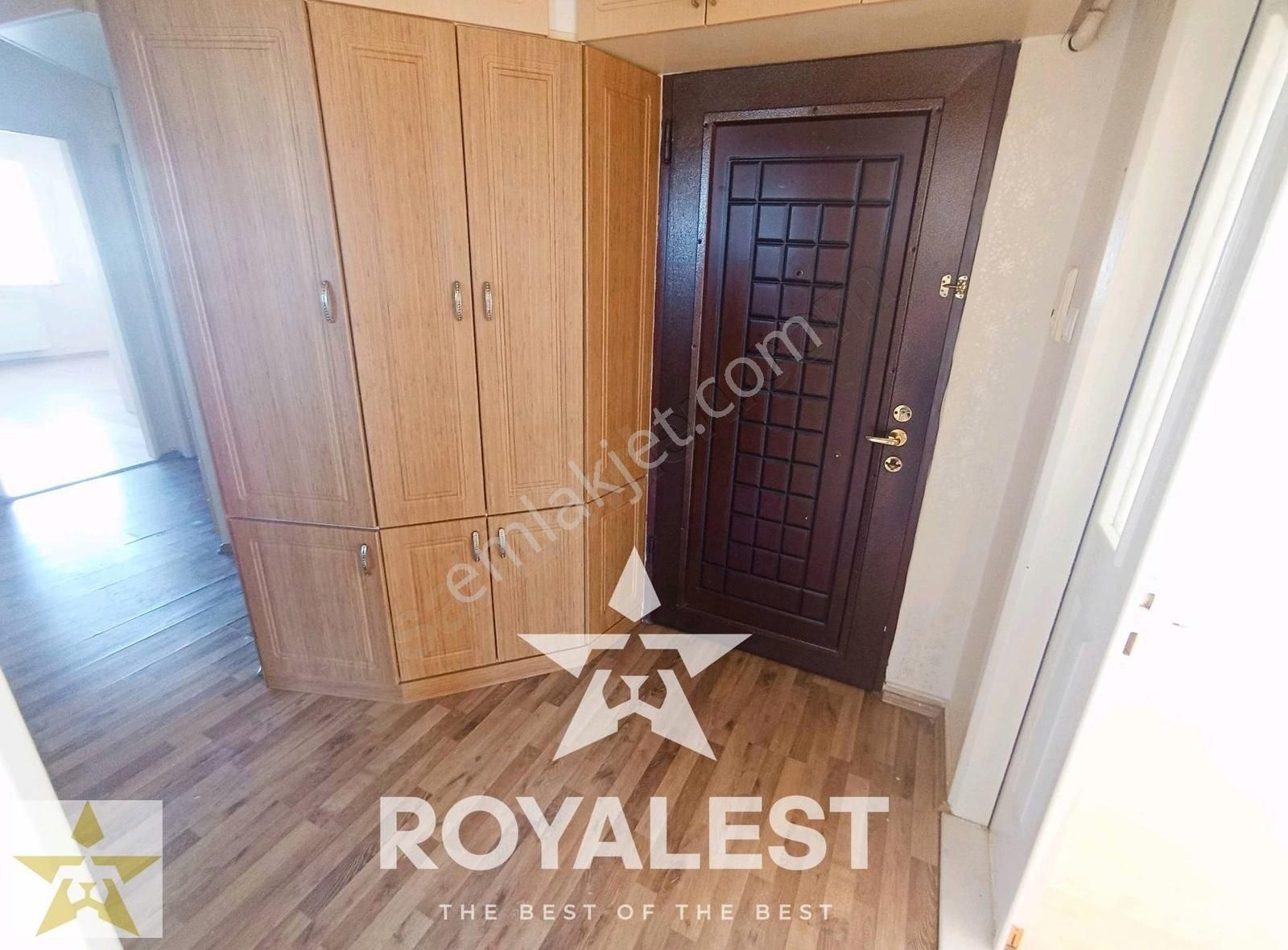 Royalest'ten Şahintepe Merkeze Yakın Site İçi Ara Kat Daire