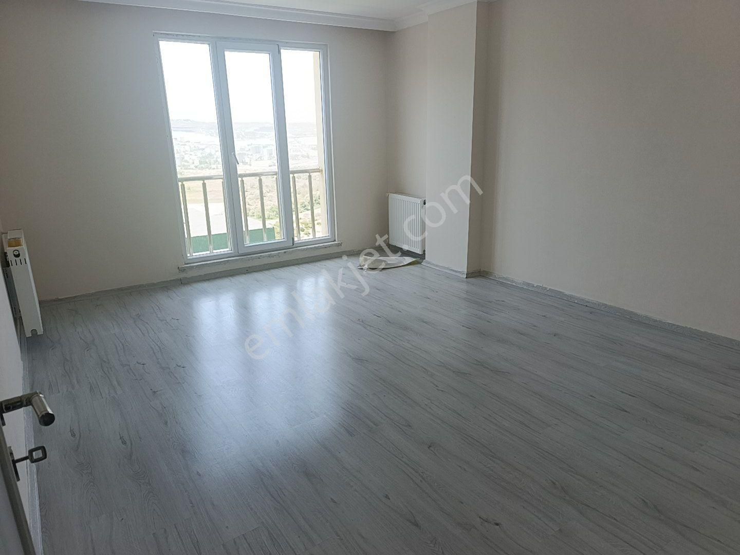 Nadir Emlaktan Satılık 2+1 Arakatı