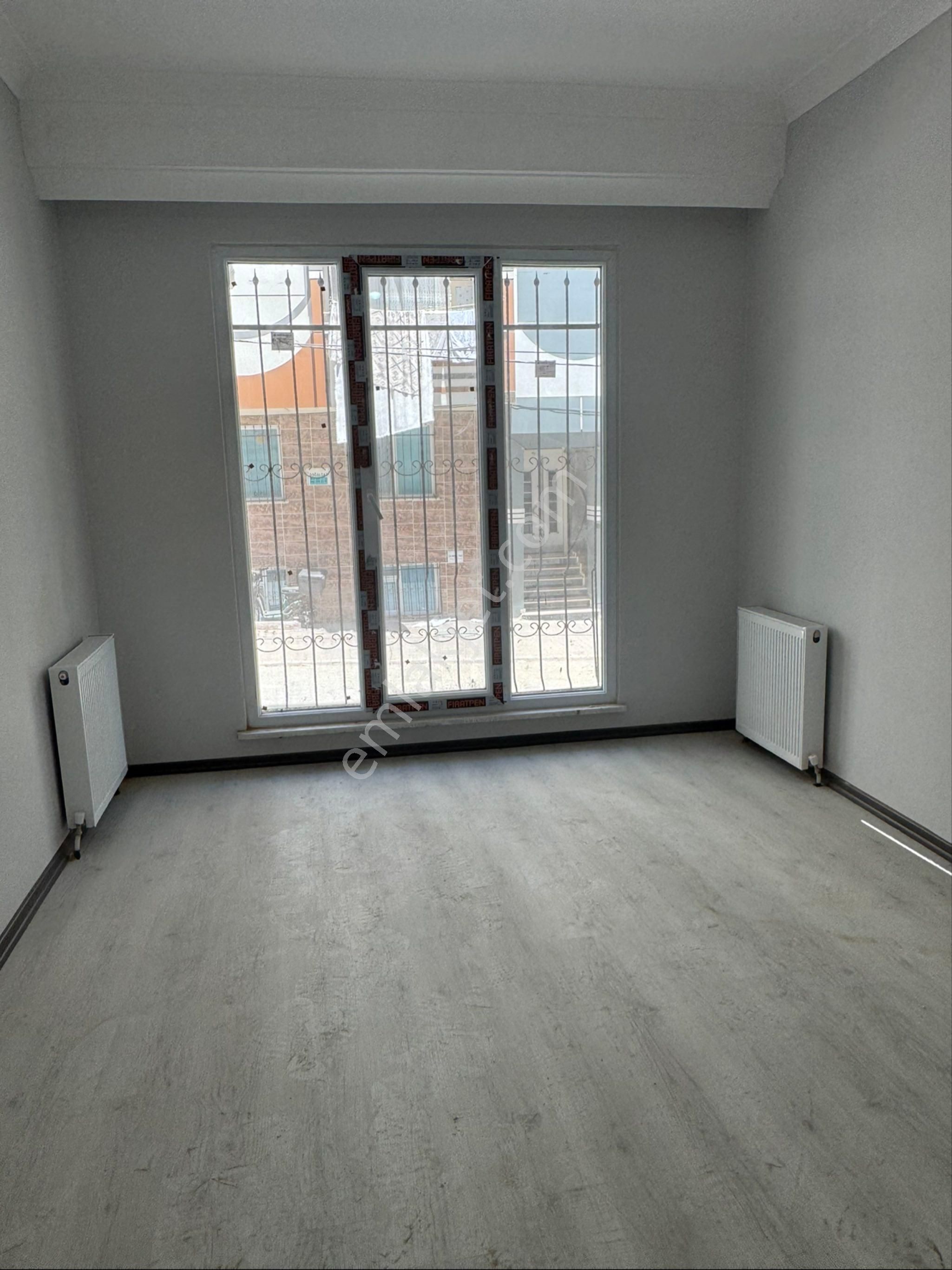 Yenikent Mahallesinde 3+1 Yüksek Giriş