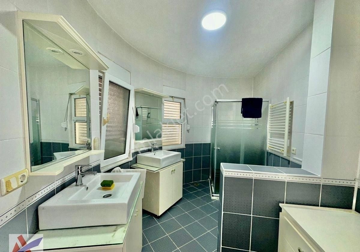 Mahmutlar’da Full Deniz Kale Manzaralı Müstakil Vılla - Görsel 15