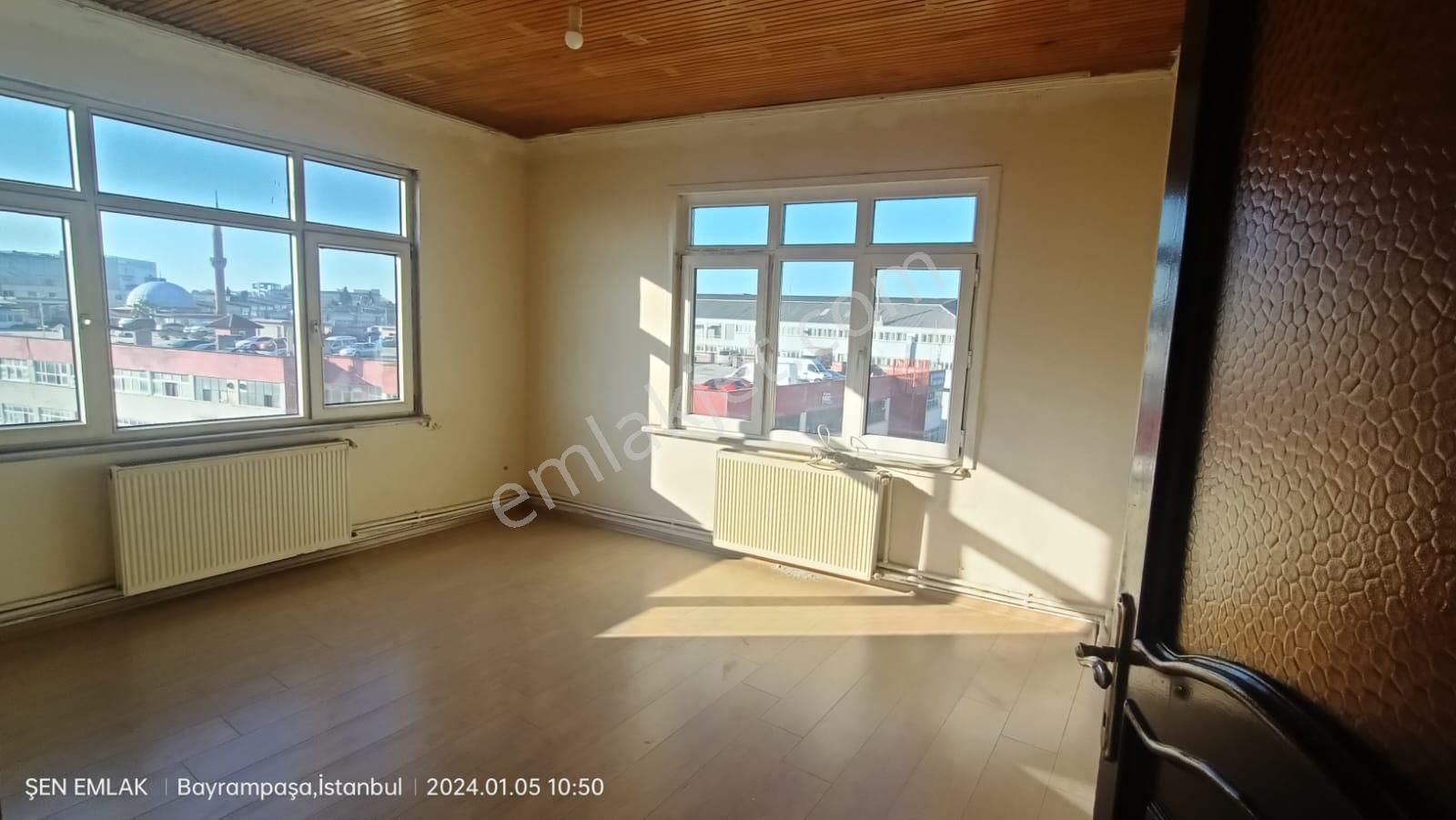 Bayrampaşa Orta Mah.kiralık 2+1 7 Katlı Binanın Son Katıdır Asansör Yoktur