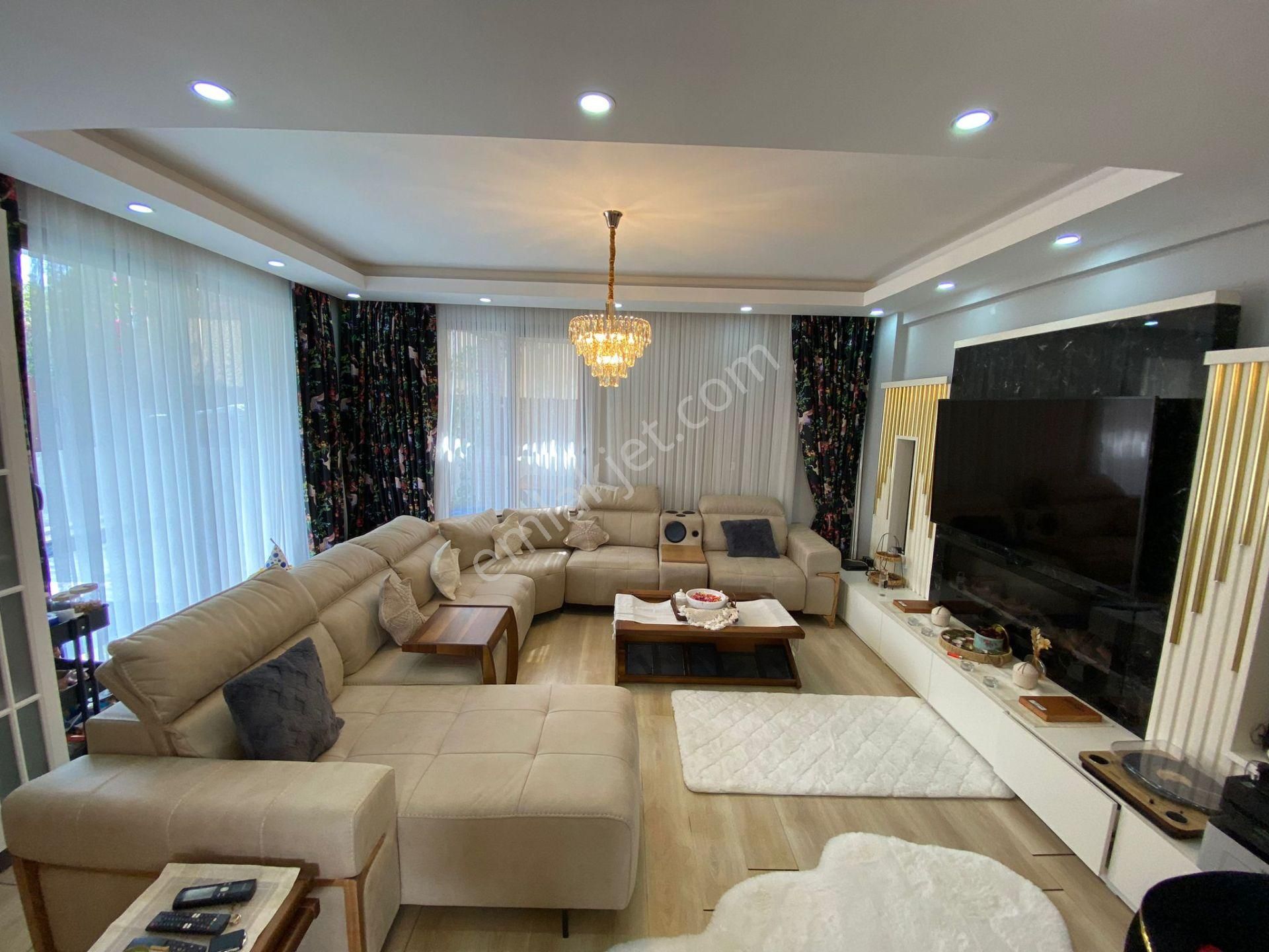 Goldhouse Dan Satılık Havuzlu Müstakil 3+1 Villa