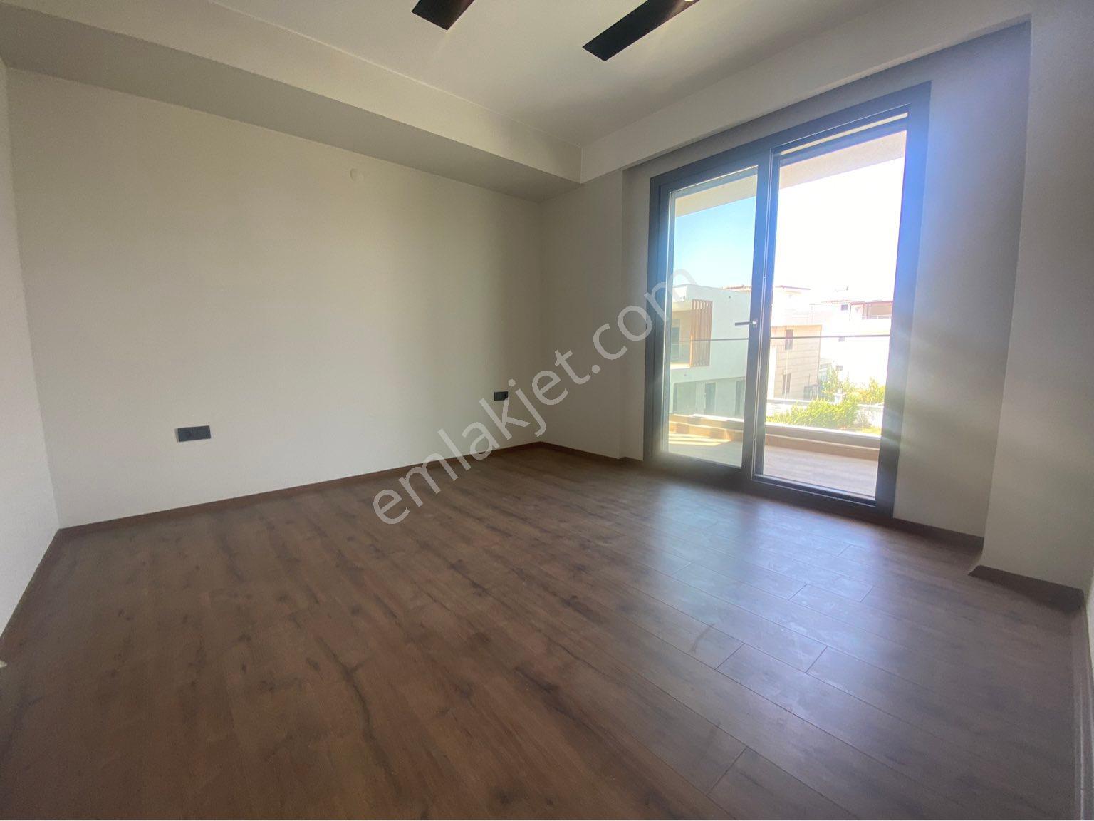 Denize Yakın Özel Havuzlu Müstakil Sıfır Villa - Görsel 13