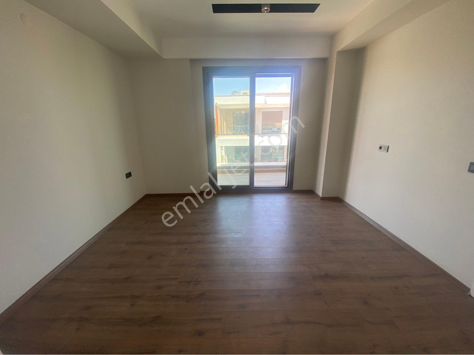 Denize Yakın Özel Havuzlu Müstakil Sıfır Villa - Görsel 12