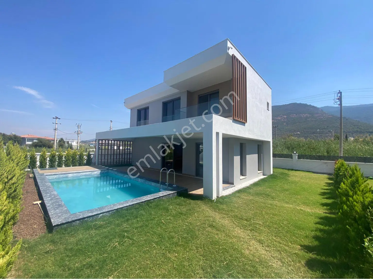 Denize Yakın Özel Havuzlu Müstakil Sıfır Villa - Görsel 2