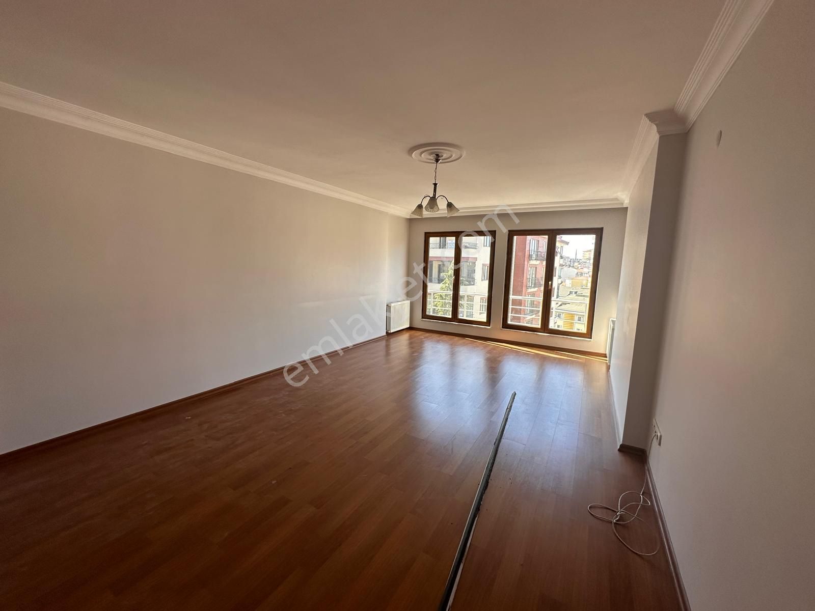 Sancaktepe'de Yeşilkoru Sitesi 3+1 Kiralık Daire,artum'dan