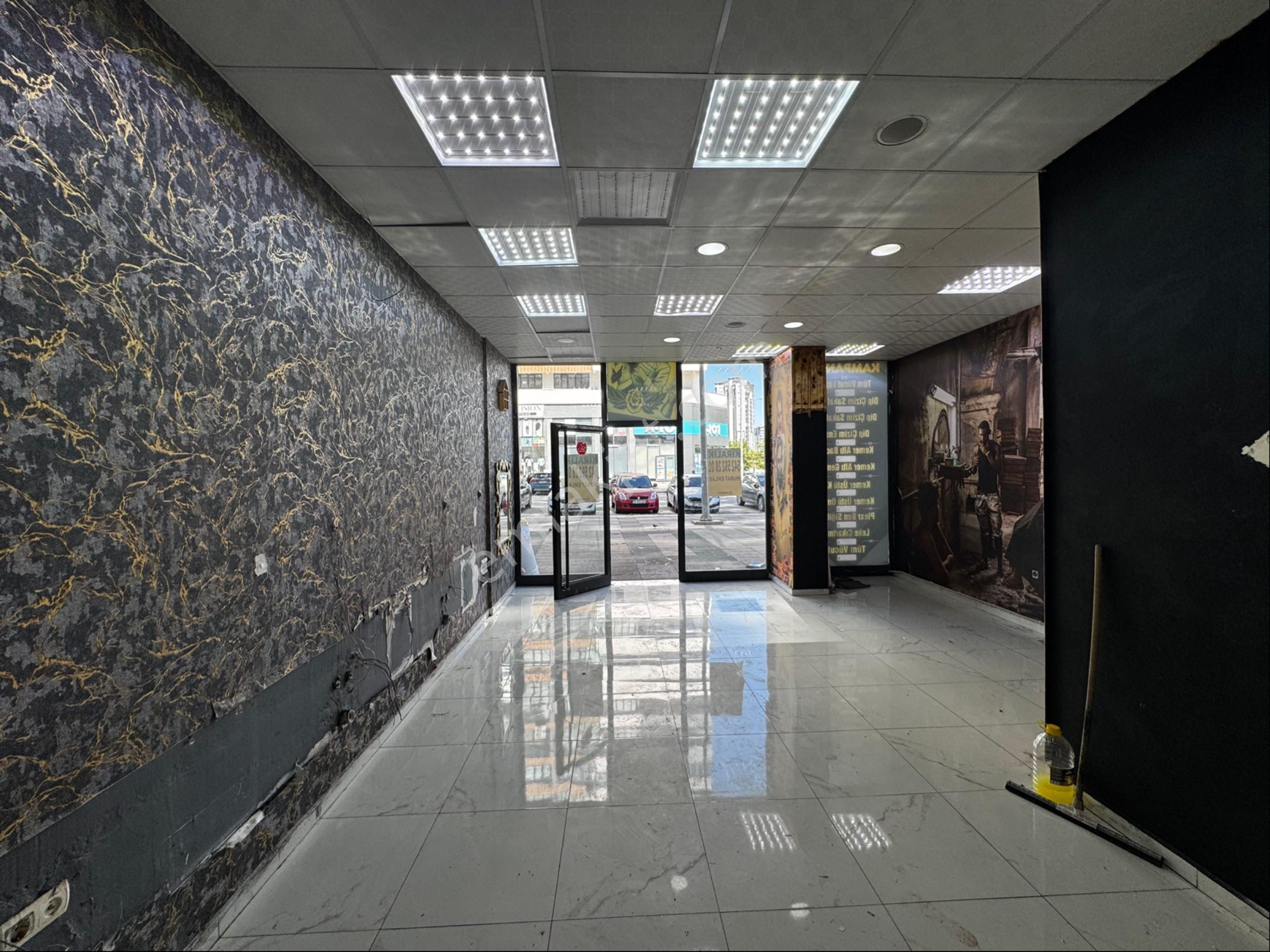 G.antep Akkent Mah Kongre Merkezi Civarında Merkezi Konumda Kiralık Dükkan