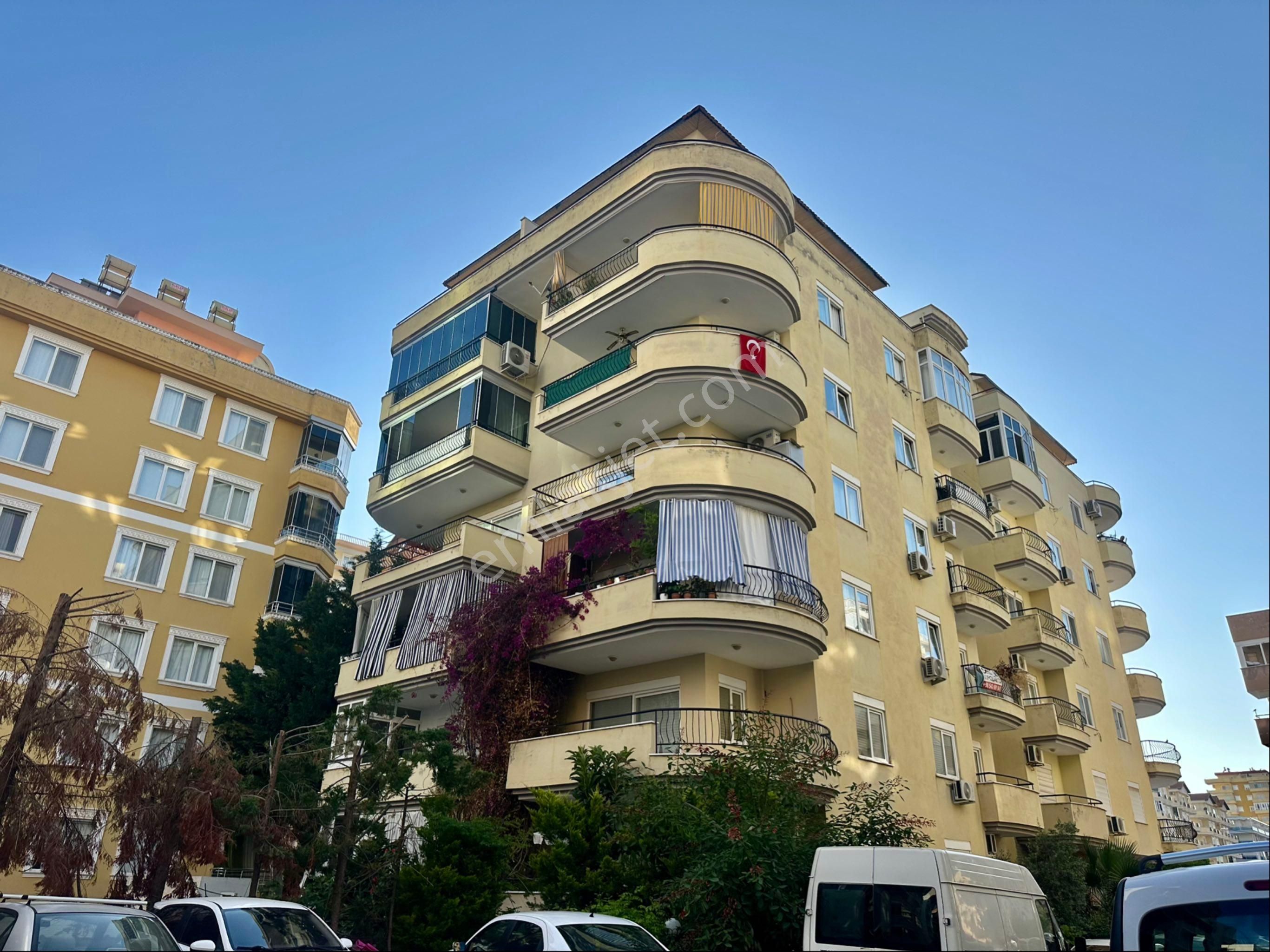 Mahmutlar’da 2+1 Eşyalı Geniş Daire