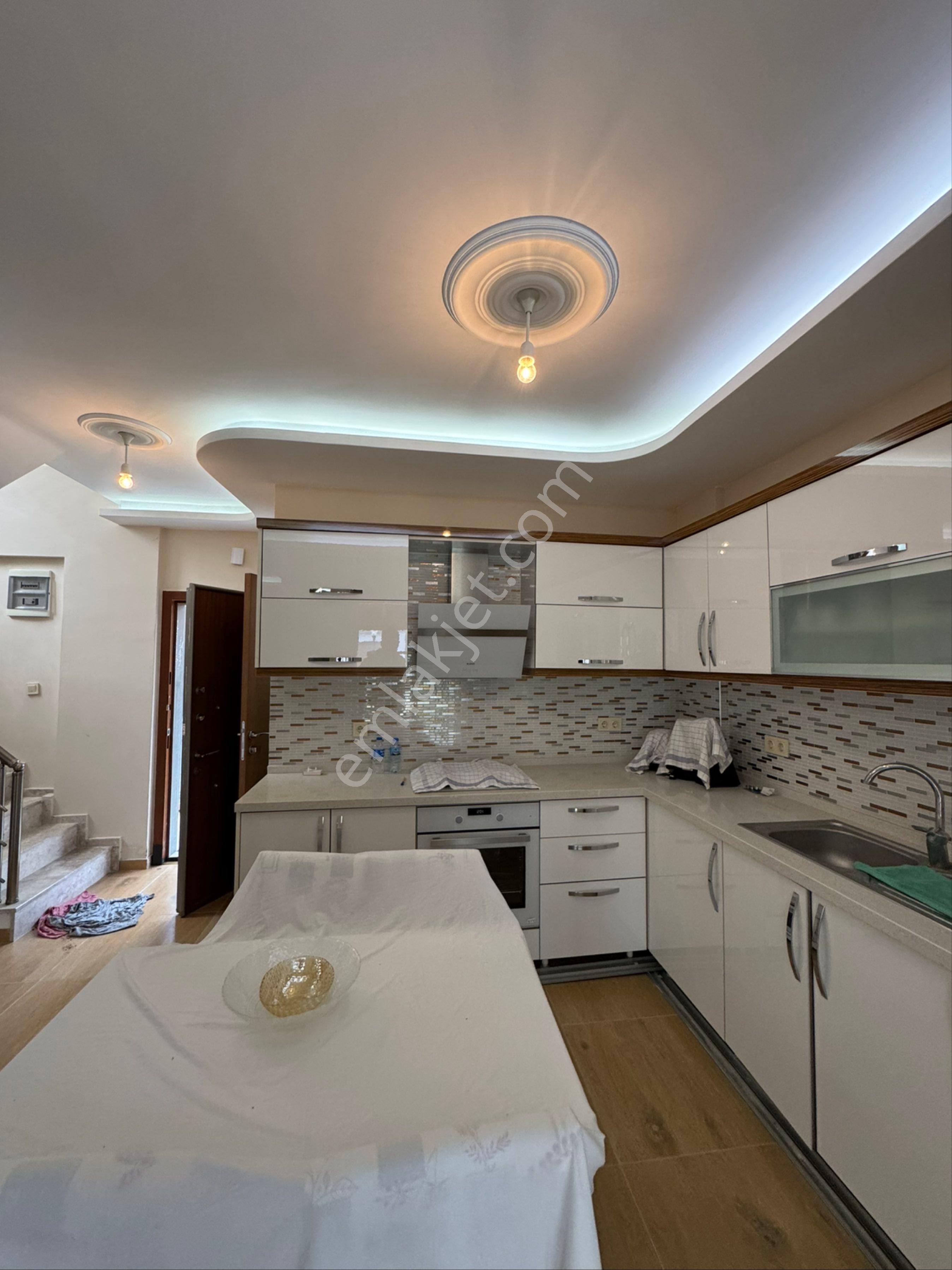 Denize Yakın Havuzlu Sitede Geniş Bahçeli 4+1 Müstakil Villa - Görsel 27