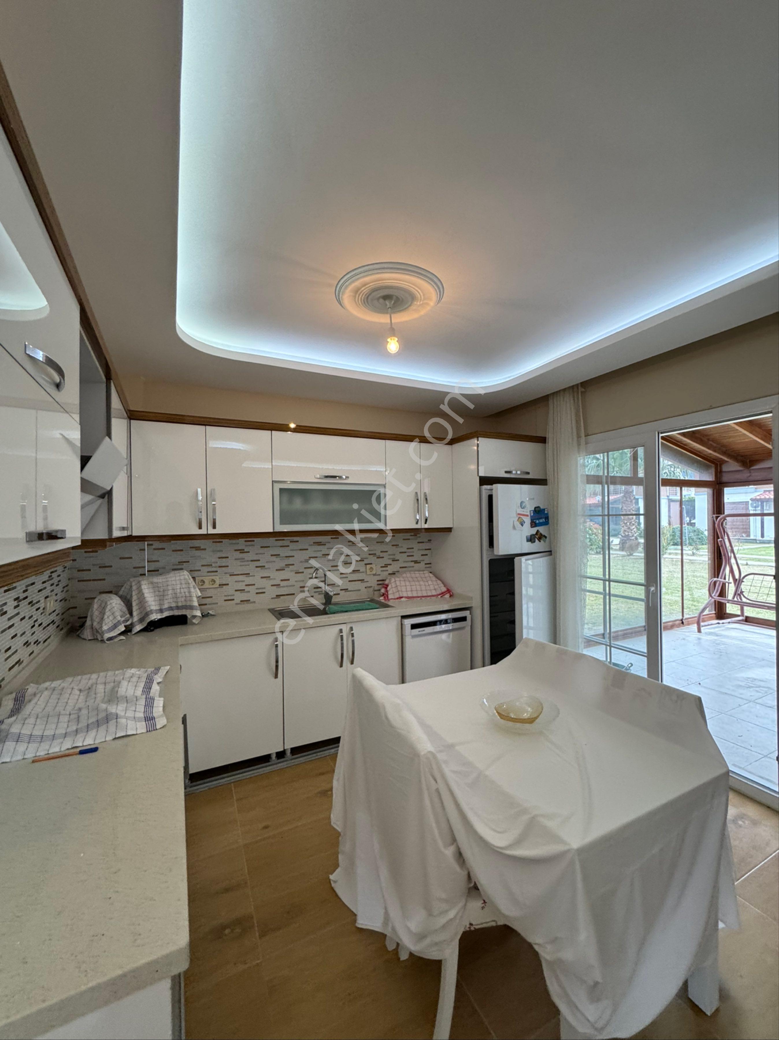 Denize Yakın Havuzlu Sitede Geniş Bahçeli 4+1 Müstakil Villa - Görsel 28
