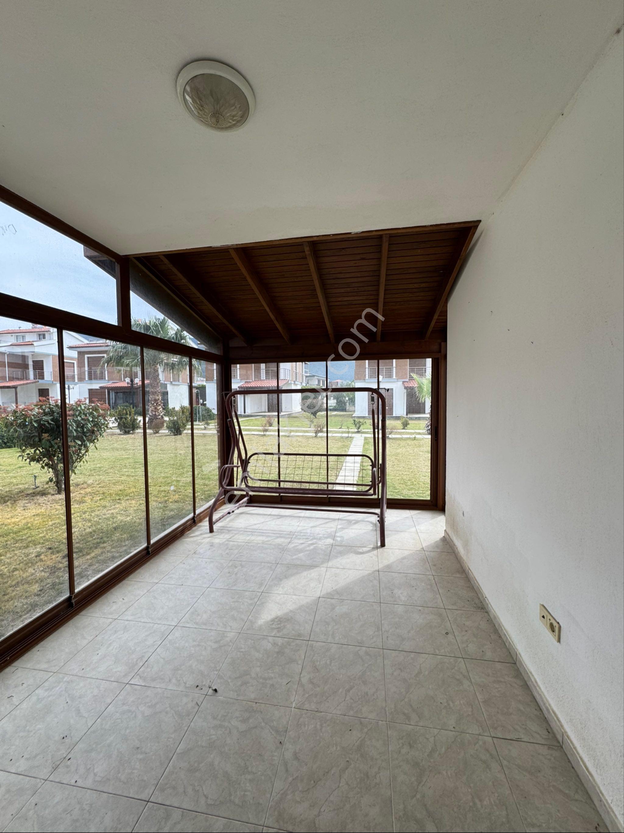 Denize Yakın Havuzlu Sitede Geniş Bahçeli 4+1 Müstakil Villa - Görsel 29