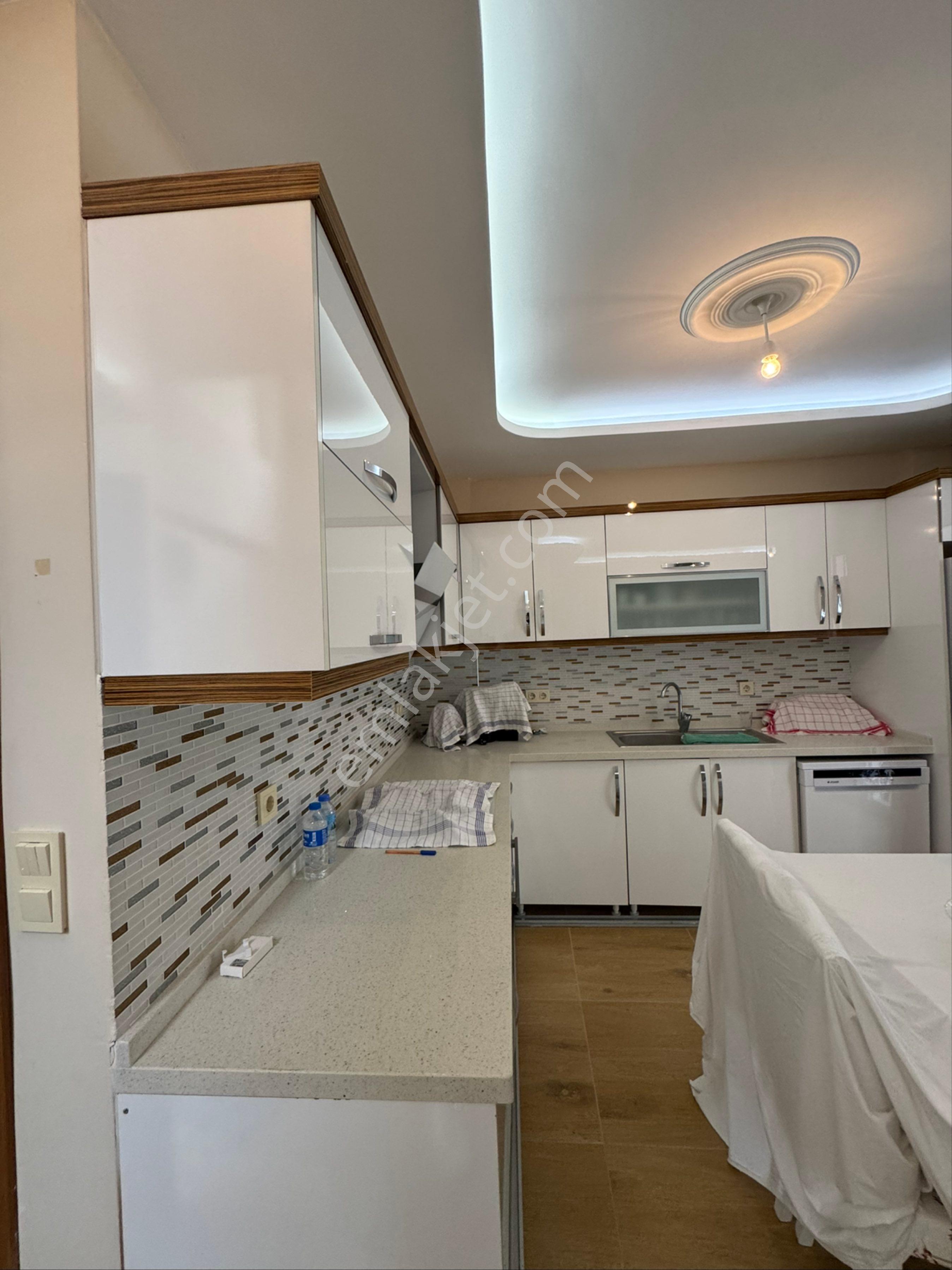 Denize Yakın Havuzlu Sitede Geniş Bahçeli 4+1 Müstakil Villa - Görsel 30