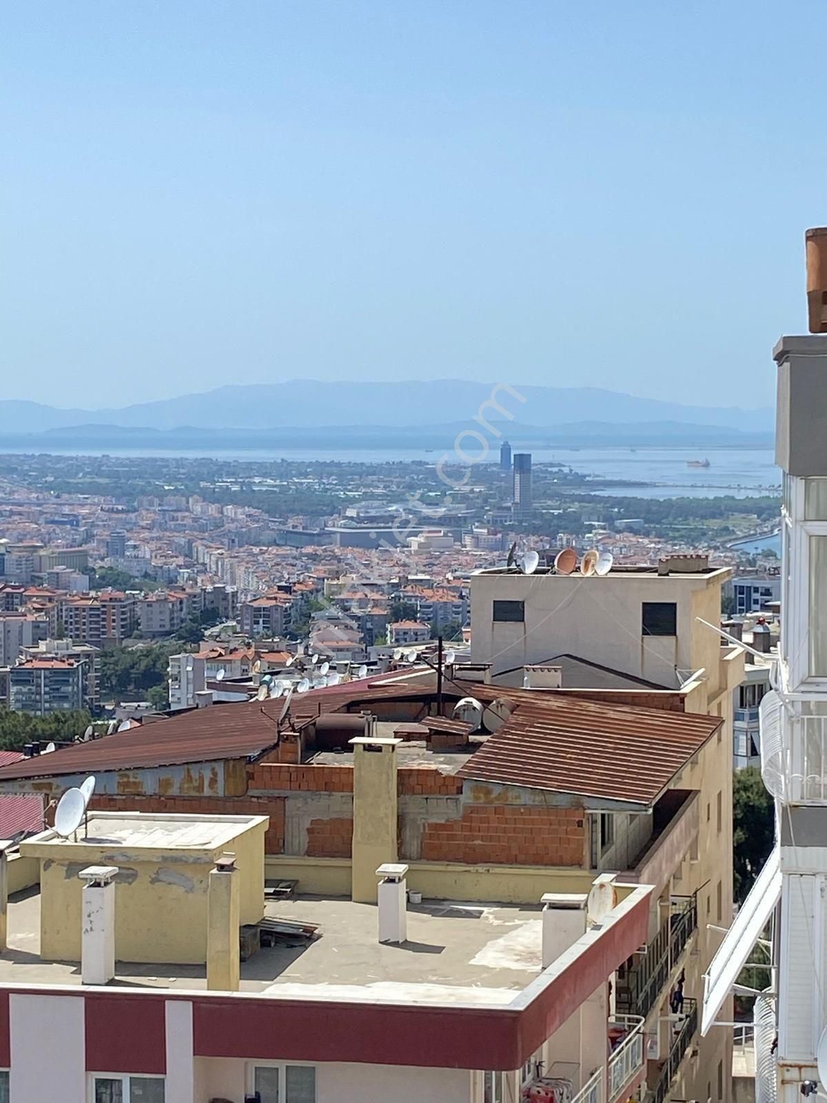 Yeşilyurt Kooperatif Evleri 3+1 Köşe Deniz Manzaralı Doğalgazlı