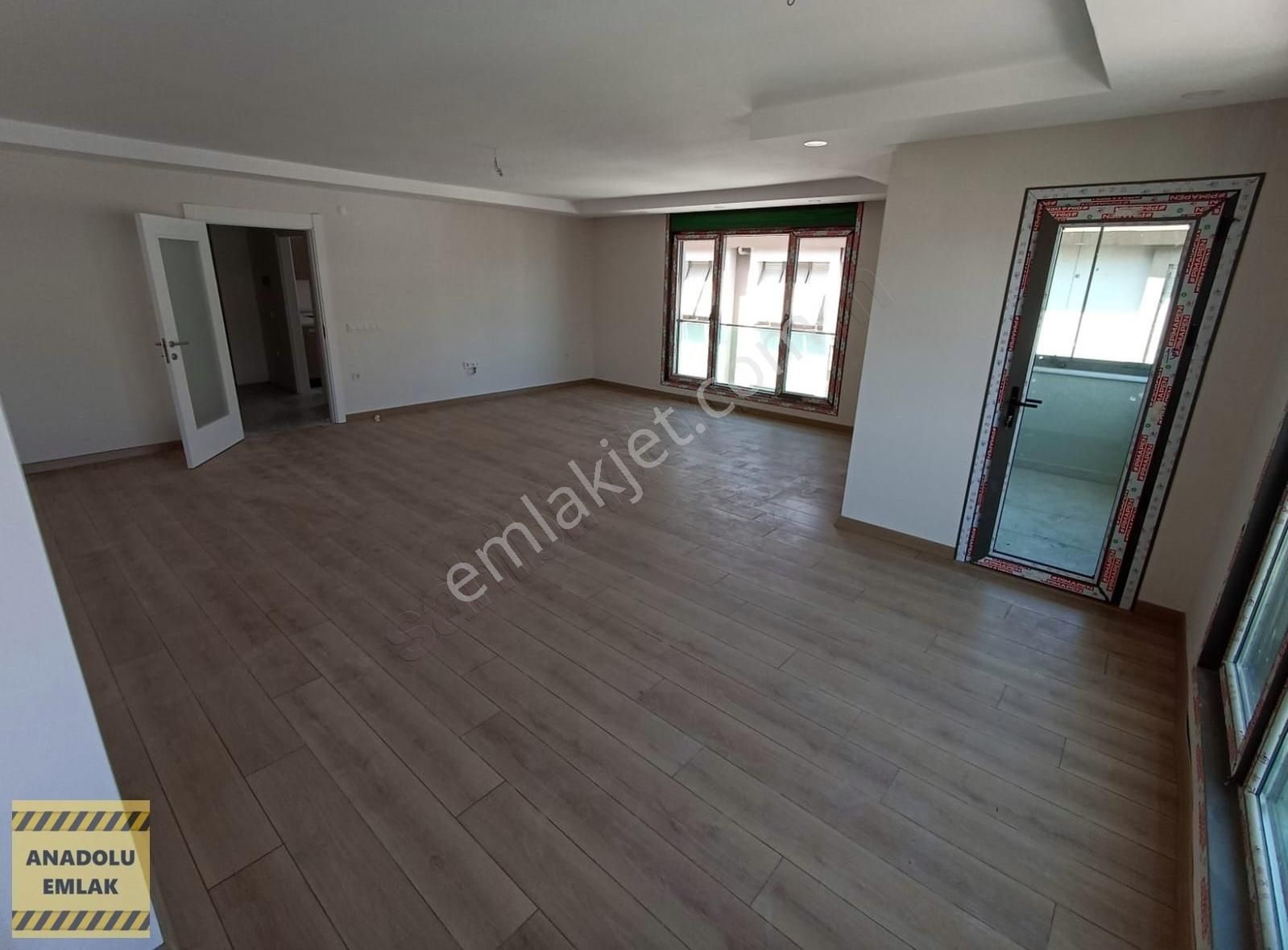 Bahçelievler Mahallesi Merkezi Konumda 3+1 175 M2 Muhteşem Daire
