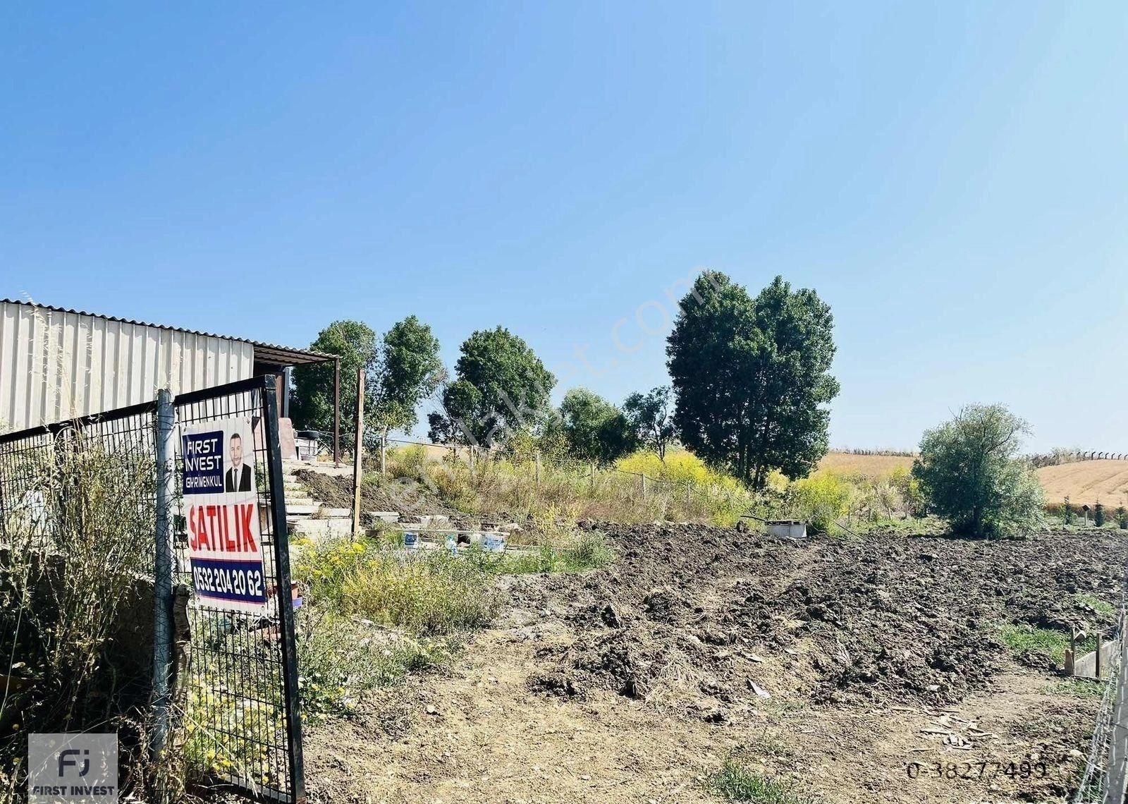 Silivri Gazitepe Mah'de Satılık 1271 M² Etrafı Çevrili Tarla